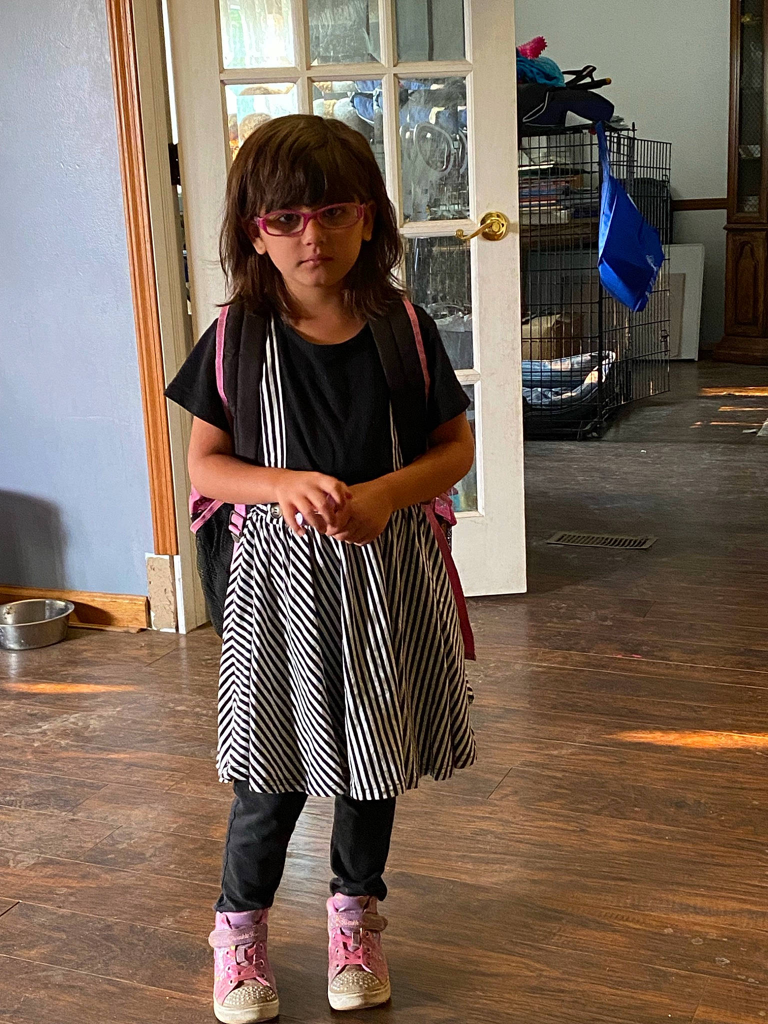 Kaedance is registered to the contest to win money with this photo: baby_toddler_clothing, collar, denim, door, electric_blue, eyewear, fashion_accessory, fashion_design, flooring, hardwood, human_leg, joint, knee, pattern, person, plaid, sleeve, standing, toddler, waist