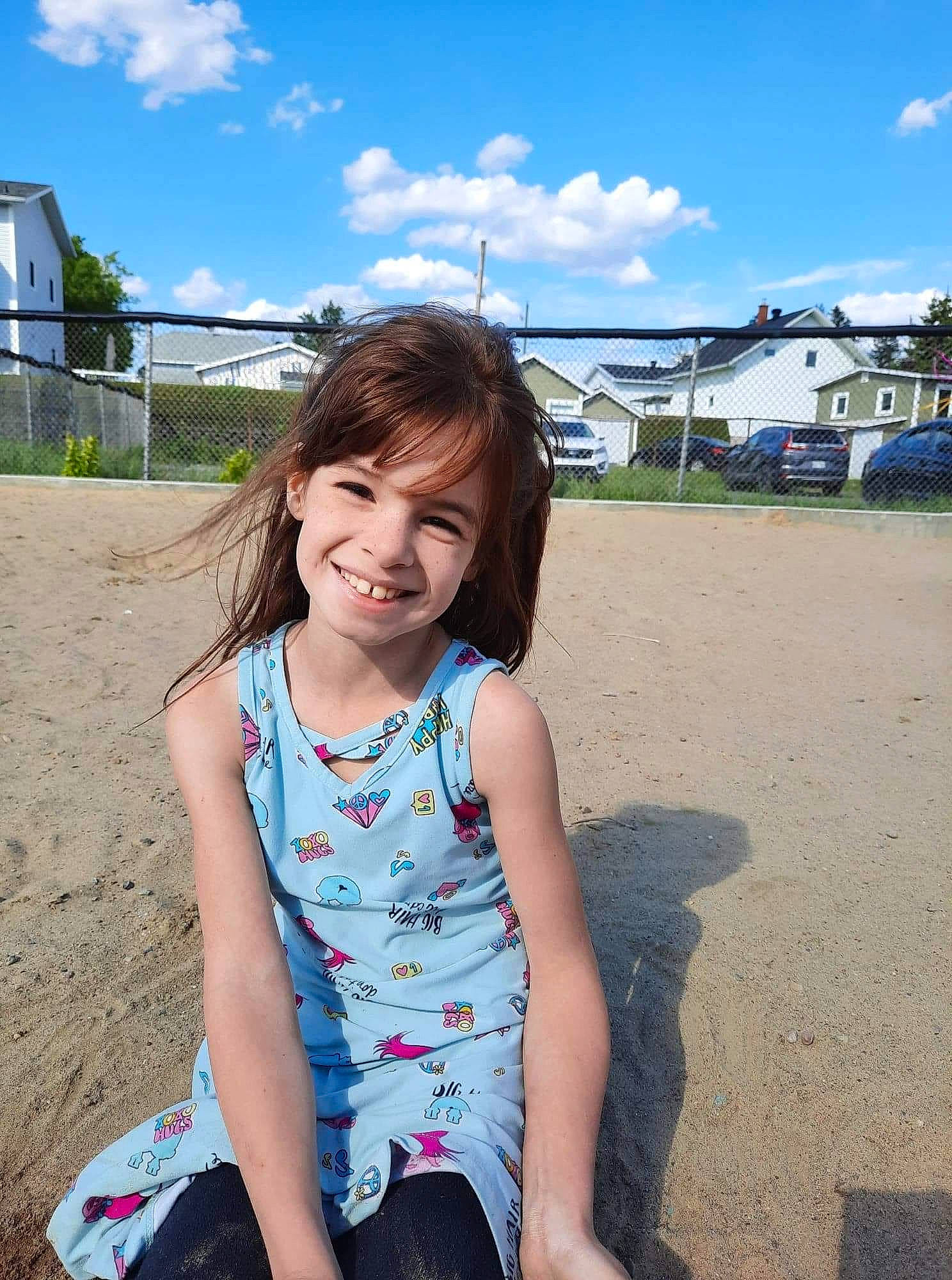 Océanne a rejoint le concours — aidez-le/la à gagner de superbes lots ! city, cloud, face, flash_photography, fun, grass, happy, joy, landscape, leisure, person, plant, recreation, sand, skin, sky, smile, summer, thigh, toddler