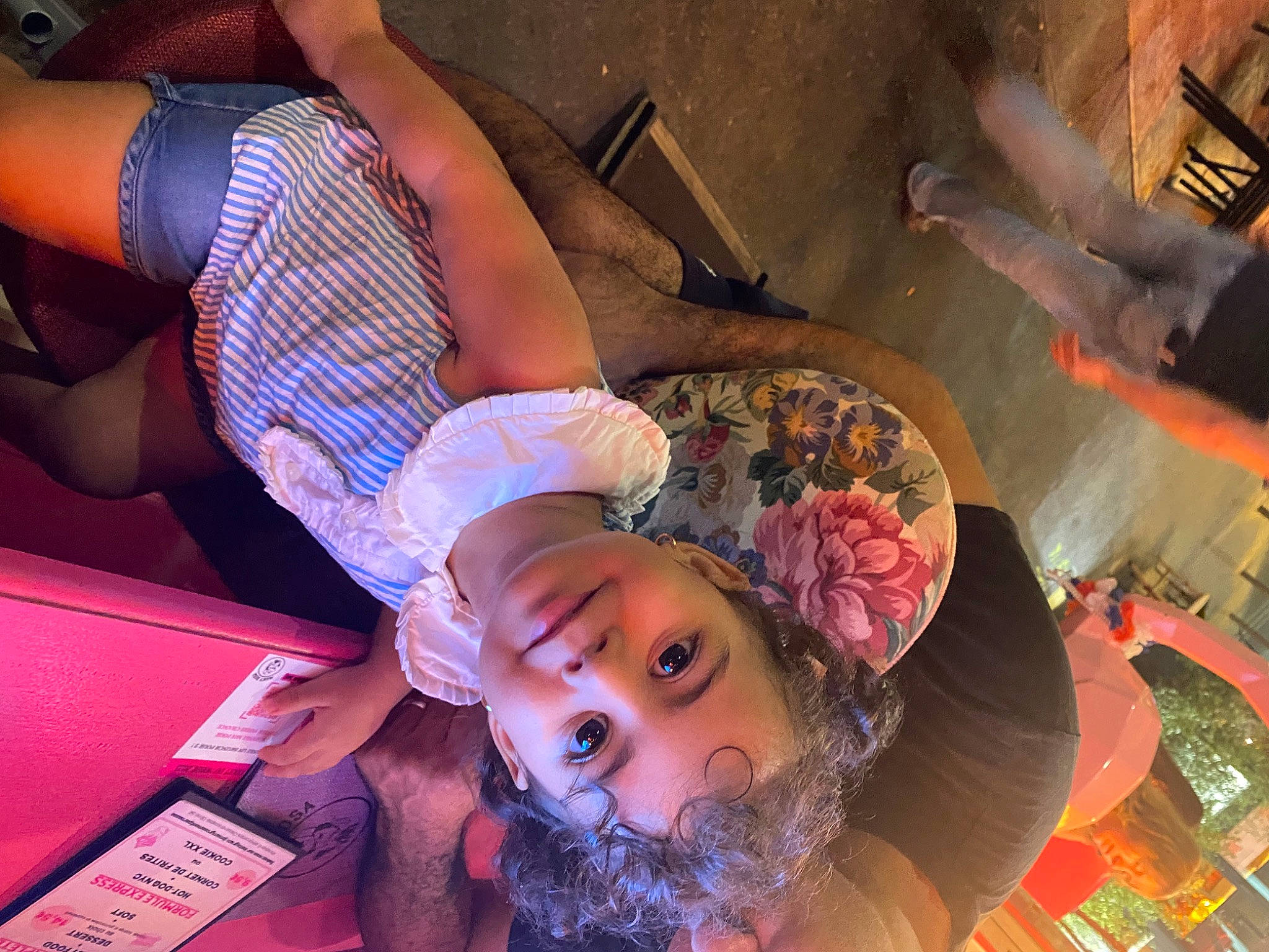 Aya participe au concours pour gagner de l'argent avec cette photo : abdomen, black_hair, cool, event, eyewear, fashion, flesh, fun, happy, human, human_leg, joy, knee, leisure, mouth, person, pink, purple, shorts, snapshot