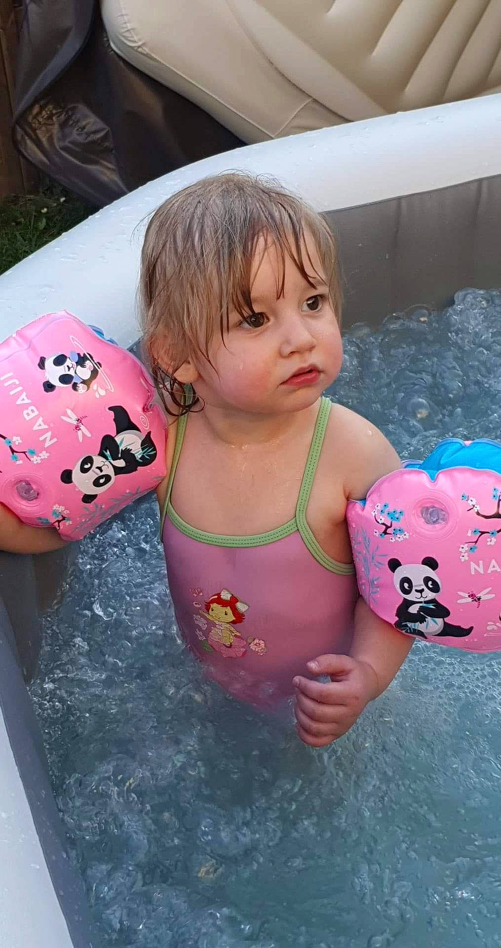 Léna a rejoint le concours — aidez-le/la à gagner de superbes lots ! child, person, pink, toddler