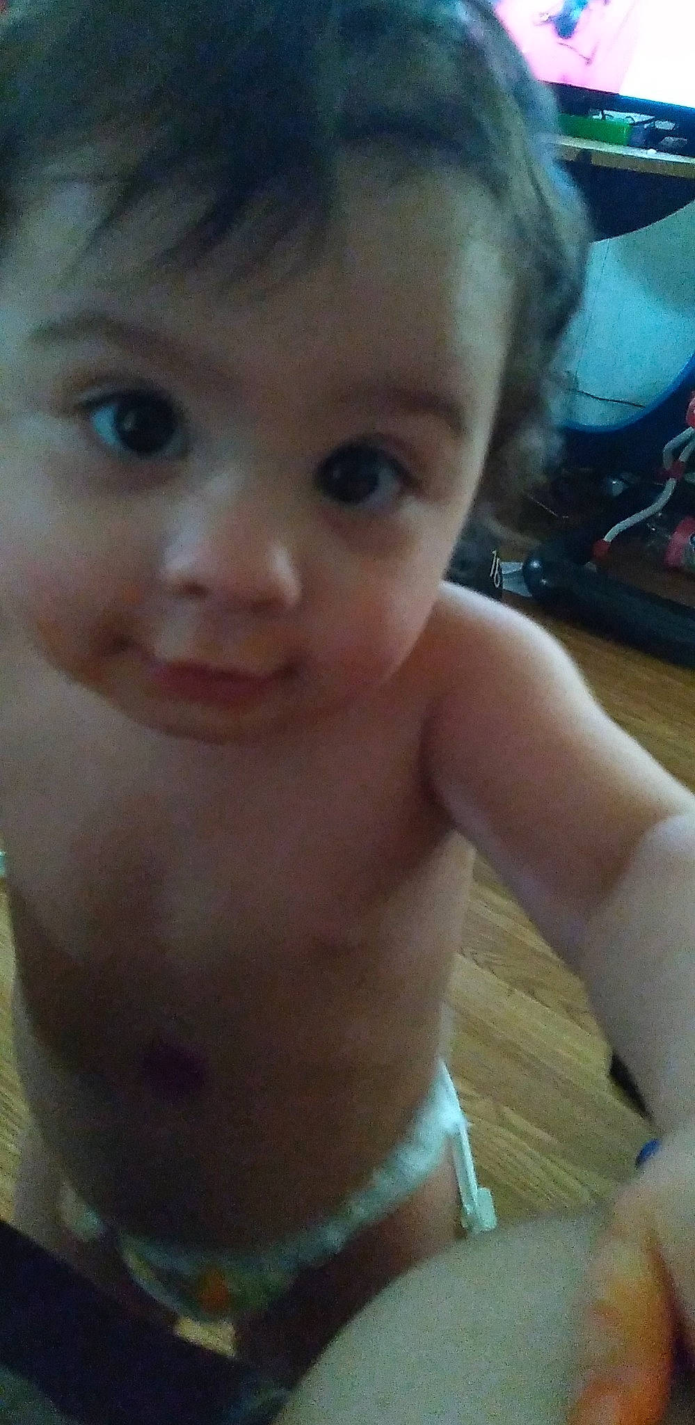 Eren is registered to the contest to win money with this photo: baby, cheek, chest, child, ear, eyebrow, eyelash, gesture, happy, human_body, iris, jaw, lip, mouth, nose, person, skin, smile, thumb, toddler