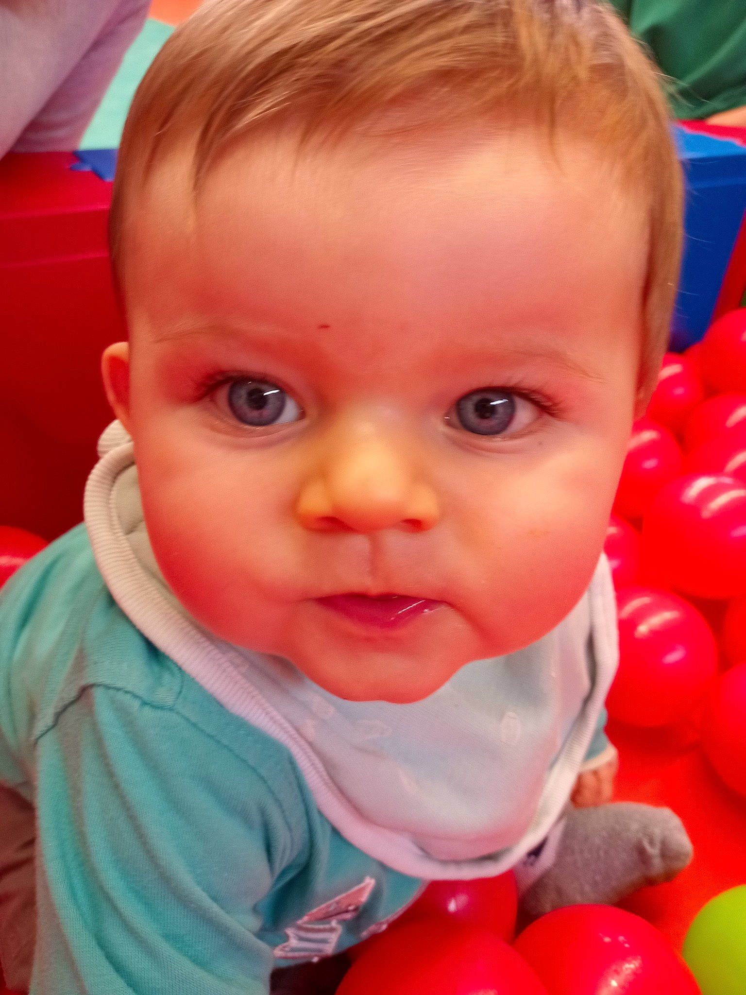 Jordan a rejoint le concours — aidez-le/la à gagner de superbes lots ! baby, cheek, chin, ear, eye, eyelash, face, facial_expression, green, hairstyle, happy, head, iris, lip, mouth, nose, organ, person, pink, product