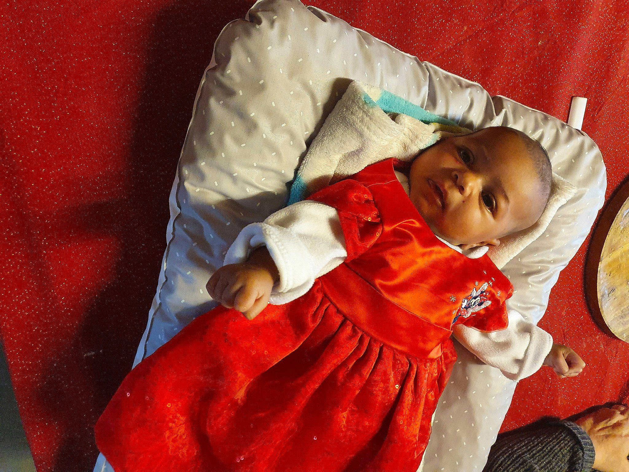 Noémie participe au concours pour gagner de l'argent avec cette photo : baby, baby_products, baby_sleeping, baby_toddler_clothing, bedding, bedtime, carmine, cheek, child, comfort, linens, nap, orange, person, room, sleep, sleeve, toddler