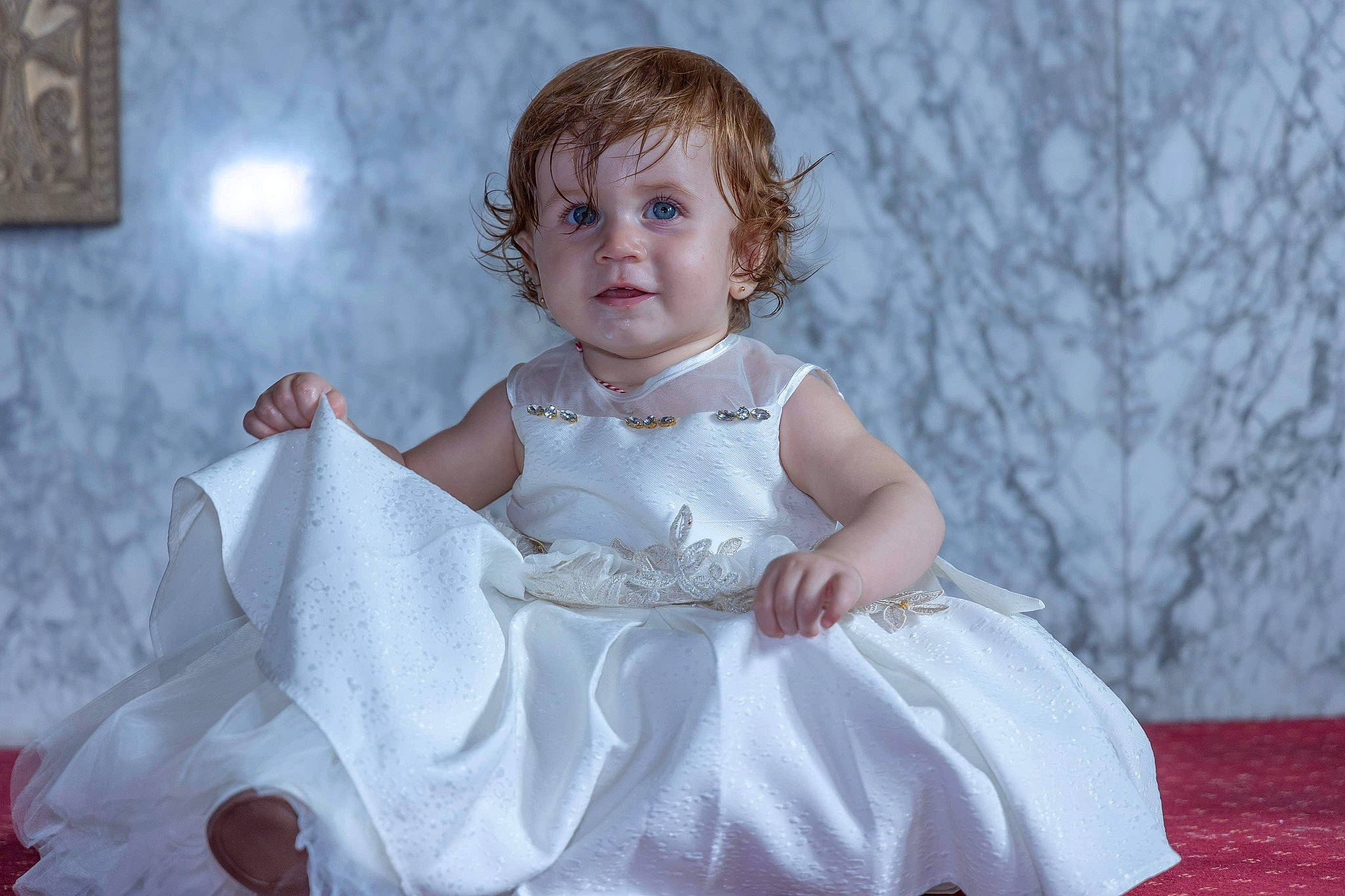 Luna participe au concours pour gagner de l'argent avec cette photo : baby_toddler_clothing, beauty, blond, bridal_accessory, child, day_dress, dress, embellishment, event, flash_photography, formal_wear, fun, gown, happy, iris, one_piece_garment, person, pink, sitting, sleeve