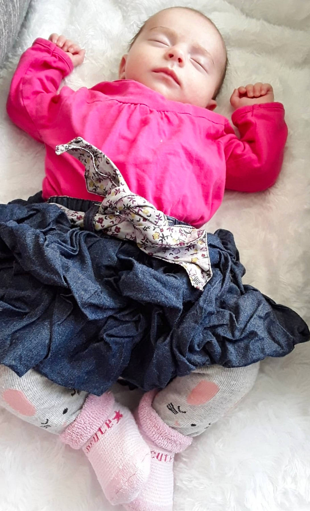 Hèlina a rejoint le concours — aidez-le/la à gagner de superbes lots ! baby, baby_toddler_clothing, cheek, child, outerwear, person, pink, sleep, sleeve, textile, toddler