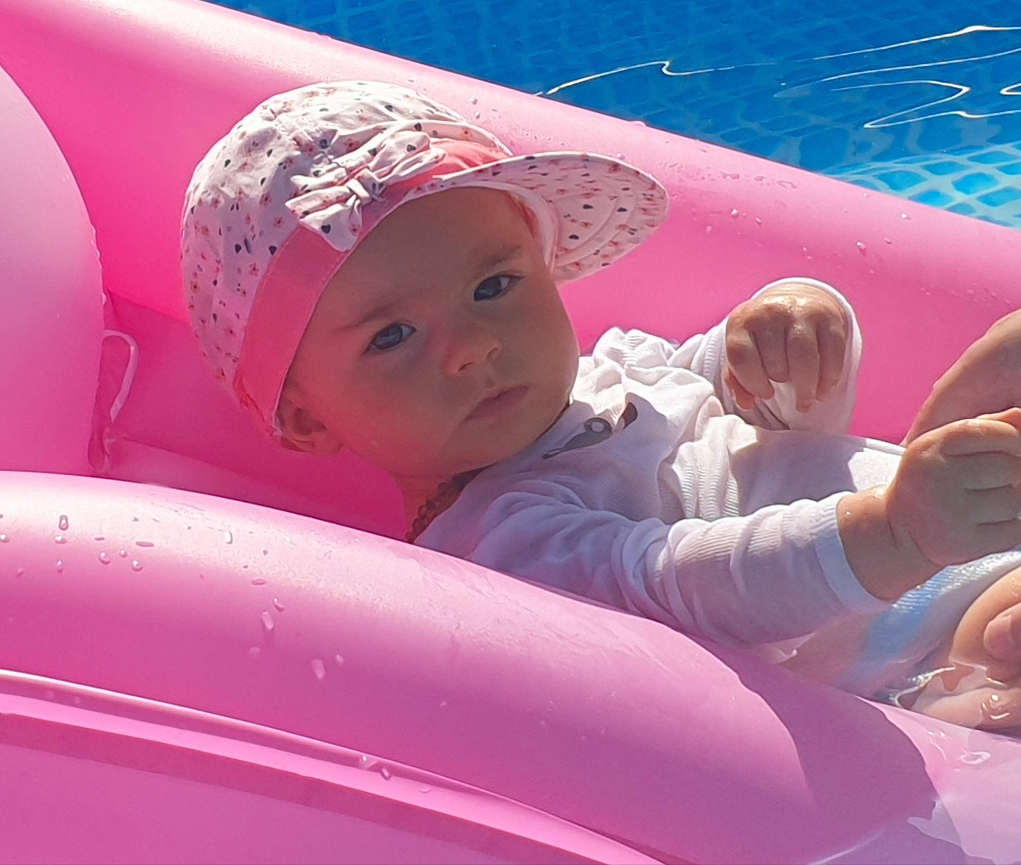 Hèlina participe au concours pour gagner de l'argent avec cette photo : child, fun, headwear, leisure, person, pink, product