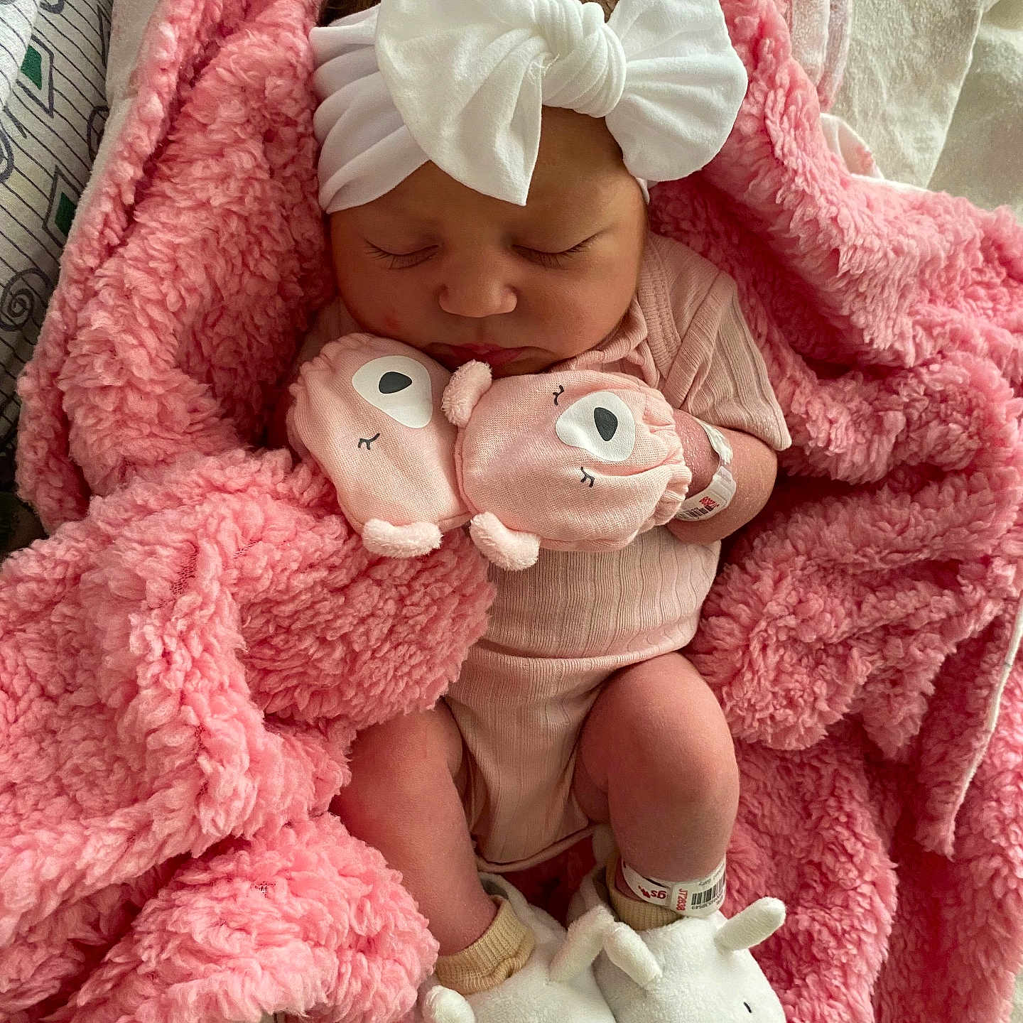 Octavia joined the competition — help win amazing prizes! baby, bed, bedroom, blanket, clothing, face, furniture, hat, head, homedecor, indoors, newborn, person, photography, portrait, quilt, room, sleeping, towel, toy