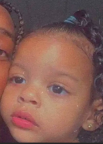 Ulani is registered to the contest to win money with this photo: black_hair, cheek, chin, cool, ear, eyebrow, eyelash, facial_expression, forehead, fun, hair, hair_accessory, happy, iris, lip, mouth, nose, person, skin, temple