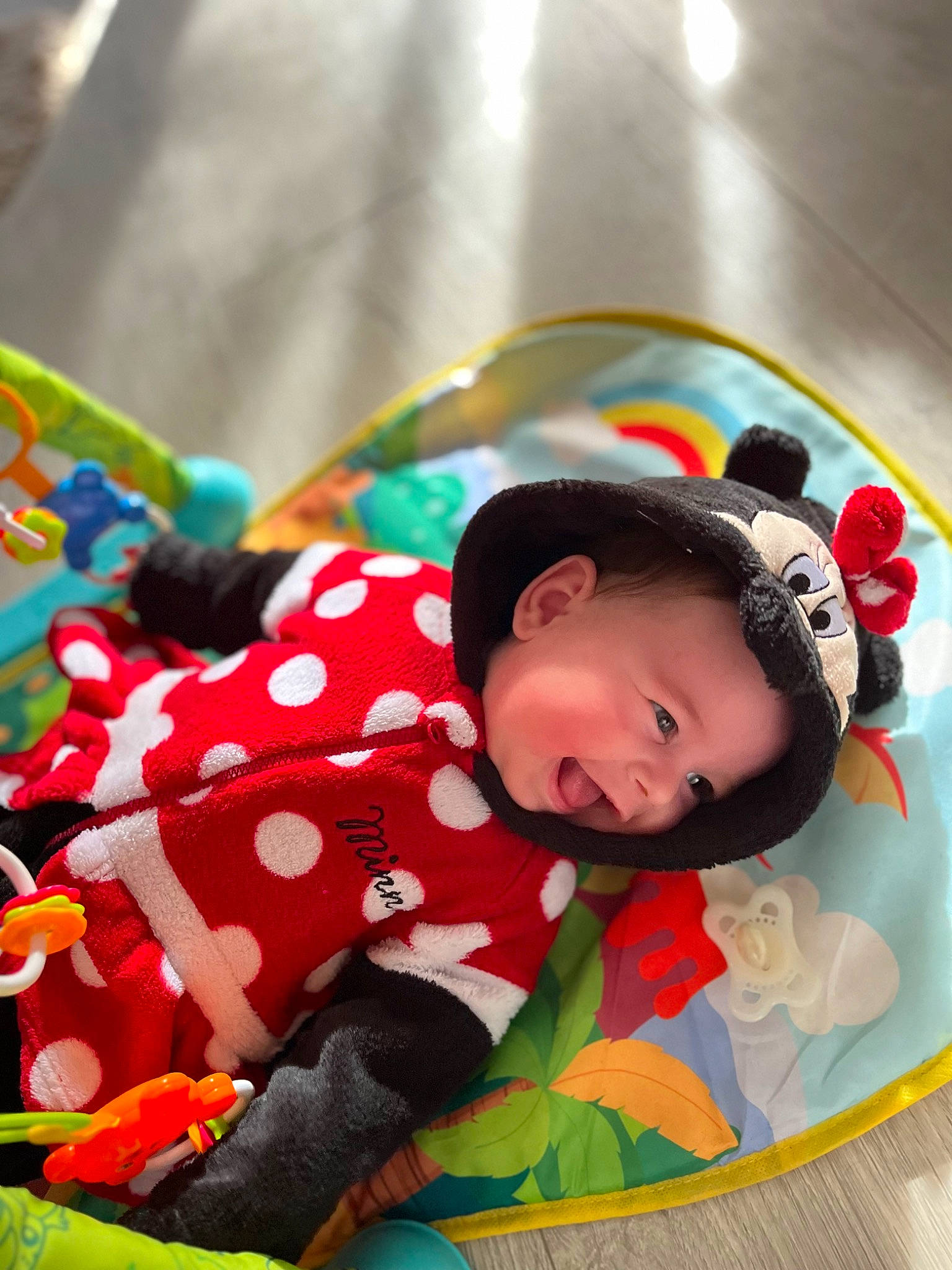 Alessia a rejoint le concours — aidez-le/la à gagner de superbes lots ! baby, baby_products, baby_toddler_clothing, baby_toys, child, comfort, doll, fun, grass, happy, headwear, leisure, pattern, person, play, sitting, sleeve, toddler, toy, tree