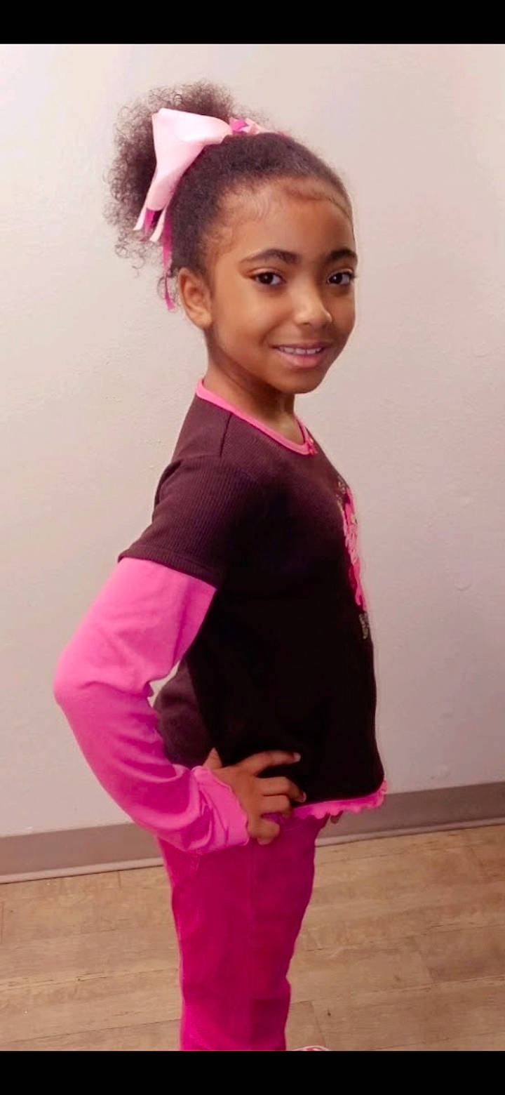 Shamosa joined the competition — help win amazing prizes! abdomen, active_pants, arm, elbow, face, hair, human_body, joint, joy, knee, magenta, neck, person, pink, shoulder, sleeve, smile, sportswear, sweatpant, thigh