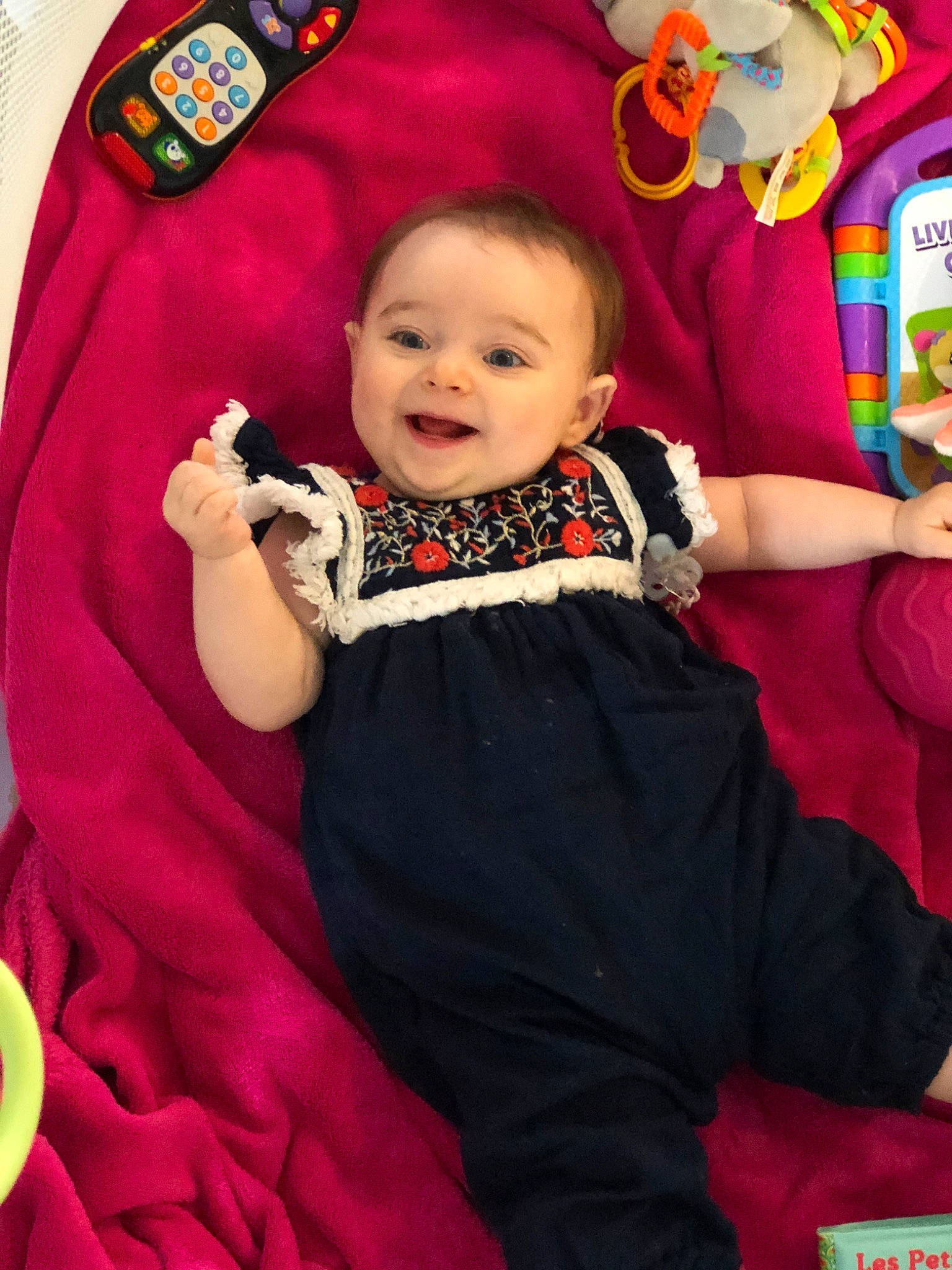 Léa participe au concours pour gagner de l'argent avec cette photo : baby, baby_products, baby_toys, child, person, play, product, toddler