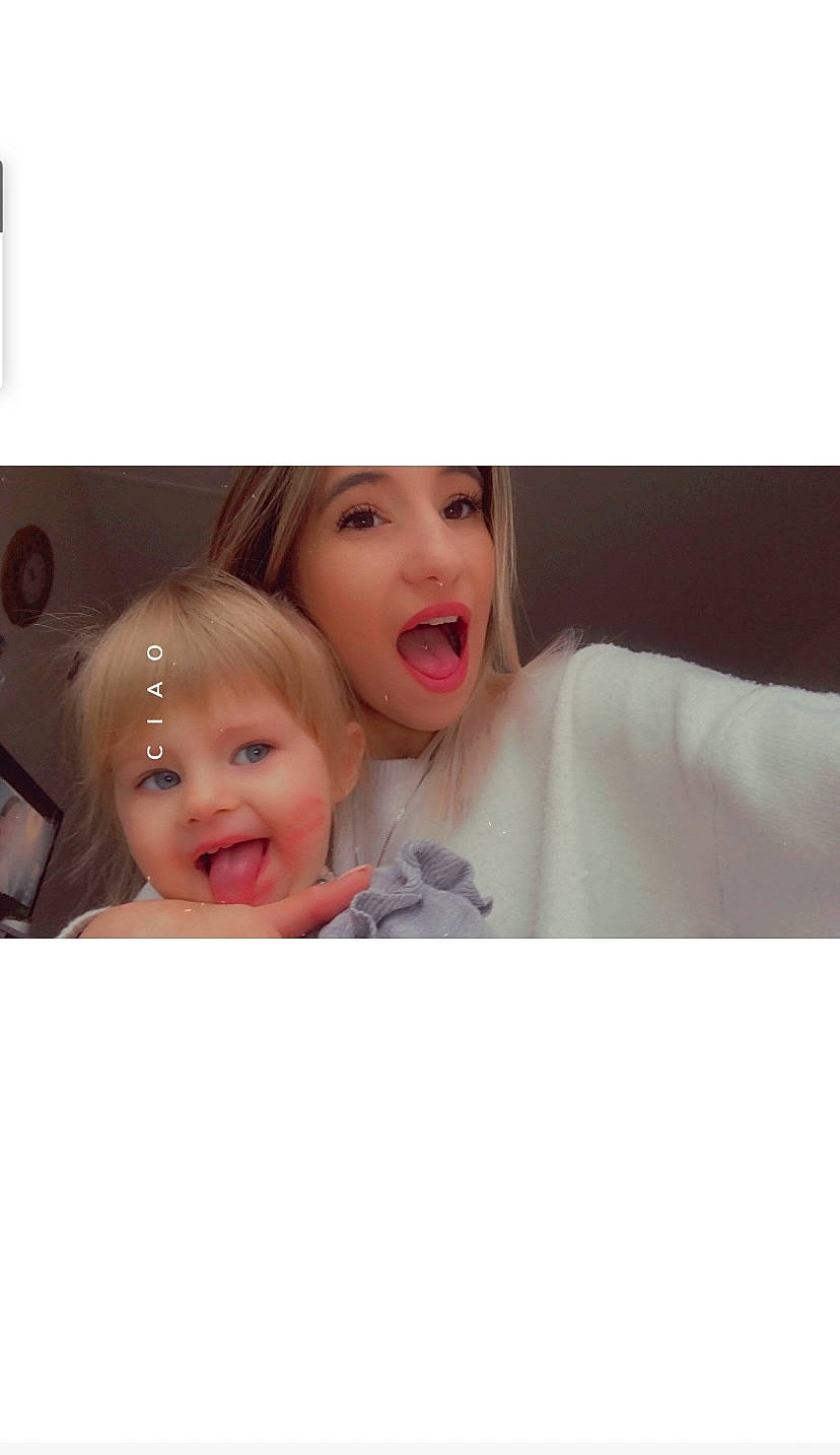 Myah participe au concours pour gagner de l'argent avec cette photo : baby, bedding, comfort, event, eyelash, fashion_accessory, font, gesture, happy, iris, laugh, linens, magenta, metal, person, photo_caption, rectangle, selfie, sleeve, smile