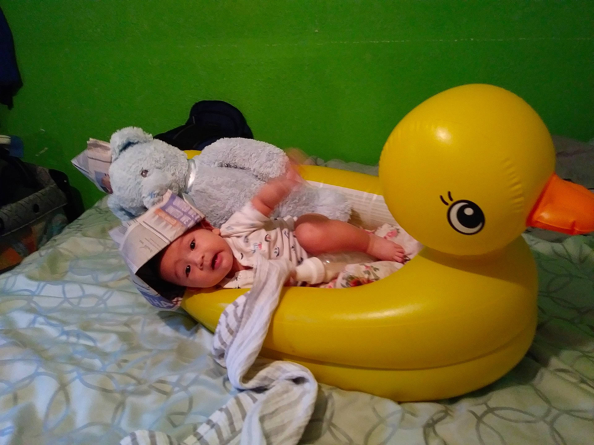 Milan is registered to the contest to win money with this photo: child, fun, headwear, infant, inflatable, person, play, product, recreation, toddler, toy, vertebrate, yellow