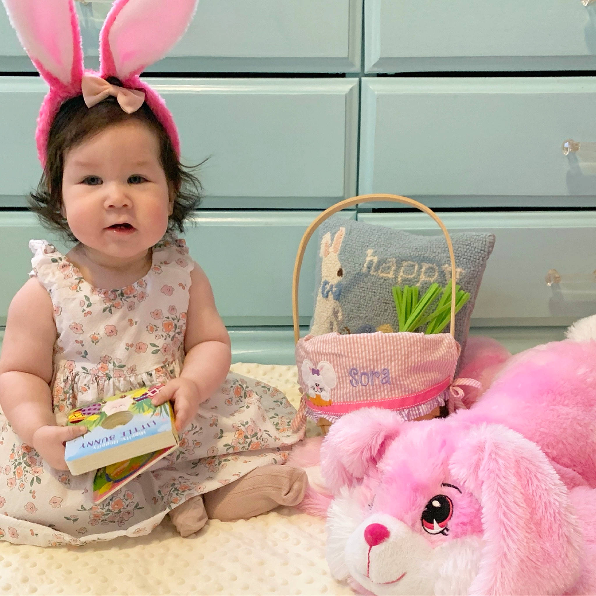 Sora is registered to the contest to win money with this photo: baby_toddler_clothing, companion_dog, event, fawn, flowerpot, grass, happy, houseplant, mammal, organ, person, photograph, pink, plant, skin, smile, snapshot, toddler, toy, vertebrate
