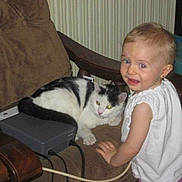 Amina a rejoint le concours — aidez-le/la à gagner de superbes lots !