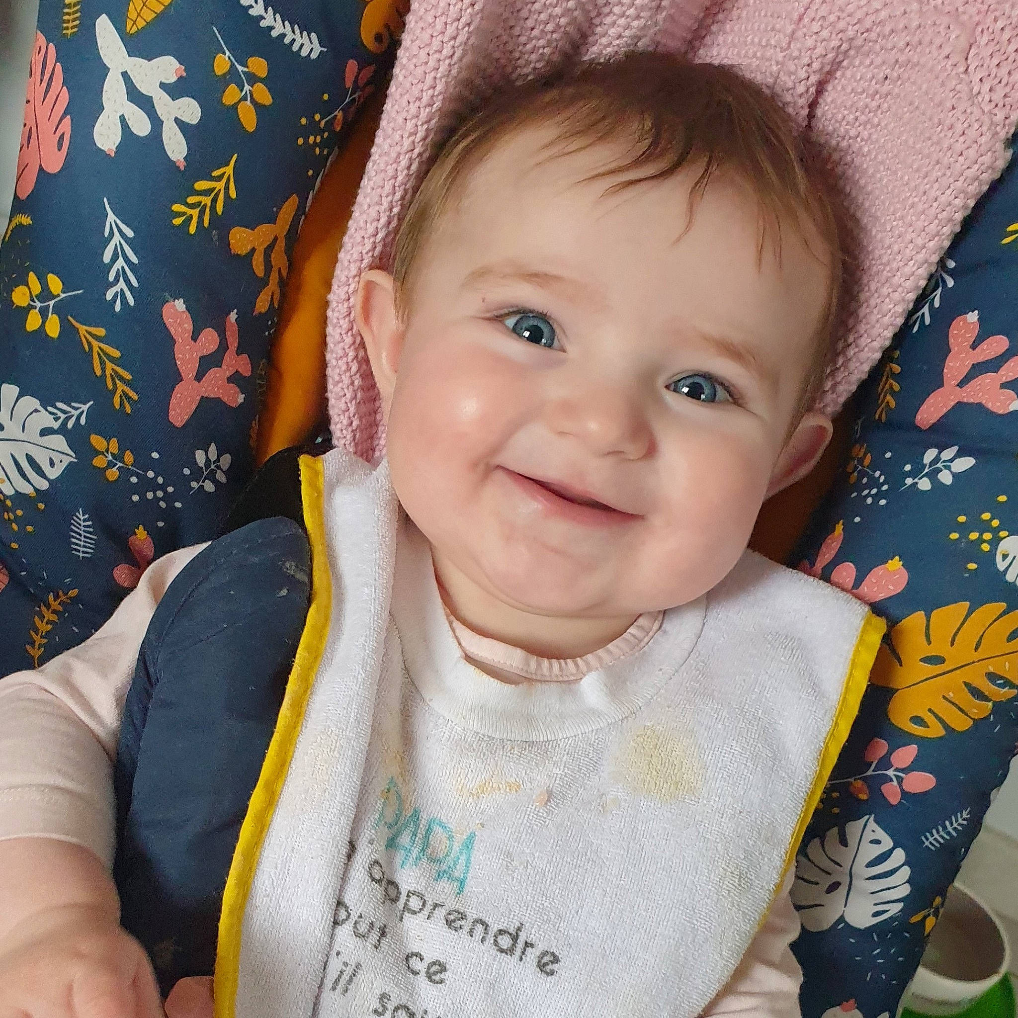 Emmy participe au concours pour gagner de l'argent avec cette photo : azure, baby, baby_toddler_clothing, beauty, blue, cheek, child, chin, collar, eyebrow, face, facial_expression, finger, happy, iris, joy, person, product, skin, sleeve