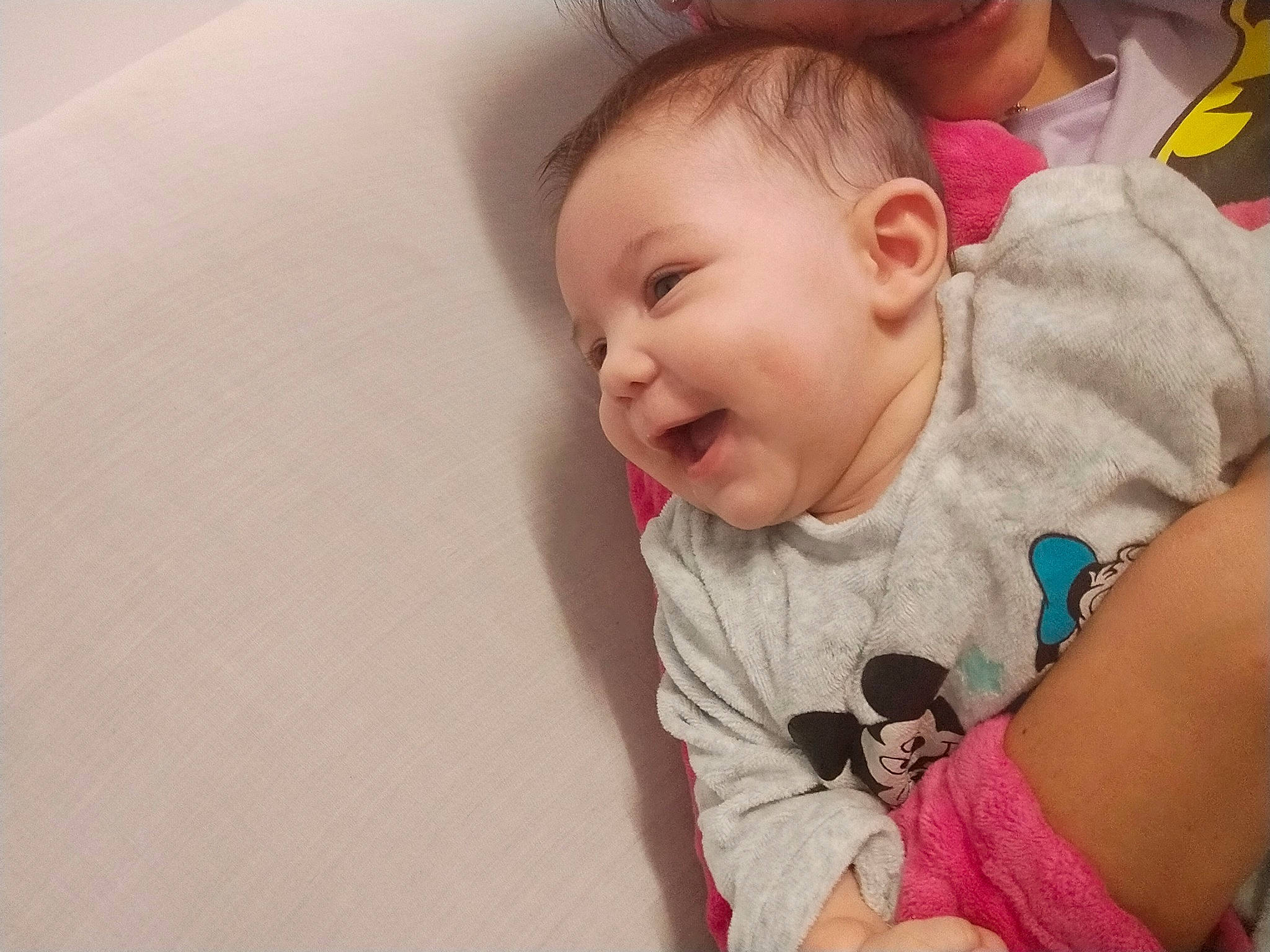 Djelson participe au concours pour gagner de l'argent avec cette photo : arm, baby_toddler_clothing, cheek, comfort, ear, eye, face, hand, happy, head, human_body, lip, mammal, mouth, neck, nose, person, skin, sleeve, smile