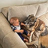 Pablo a rejoint le concours — aidez-le/la à gagner de superbes lots ! baby, dog, couch, indoor, pet, child, furniture, beige, curious, friendly, animal, infant, companion, cozy, interaction, sitting, home, cute, comfort, bond