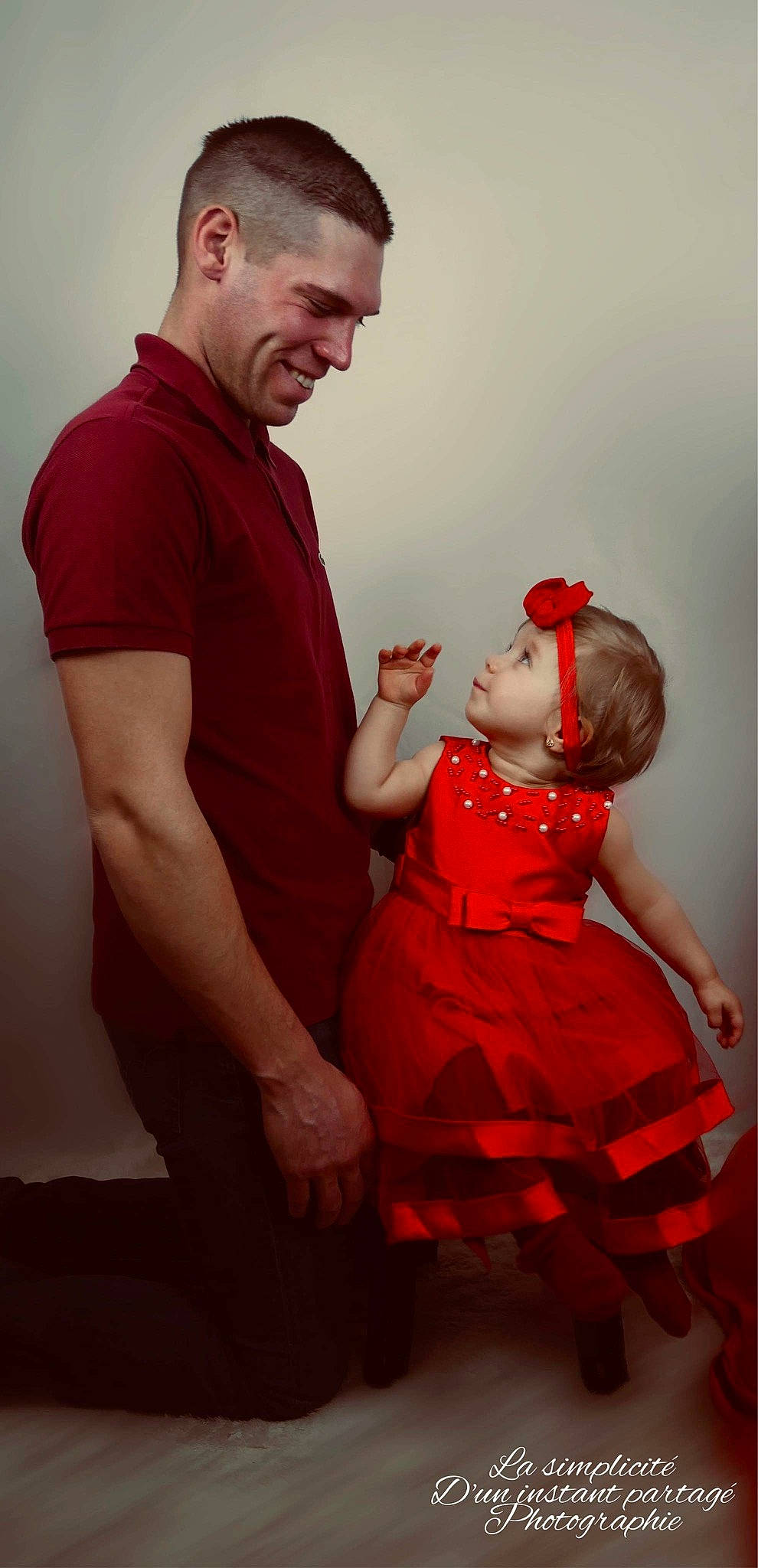 Naomie participe au concours pour gagner de l'argent avec cette photo : baby_toddler_clothing, day_dress, dress, elbow, event, fashion_design, fun, gesture, happy, human, joint, joy, magenta, muscle, neck, one_piece_garment, person, shoulder, skin, sleeve