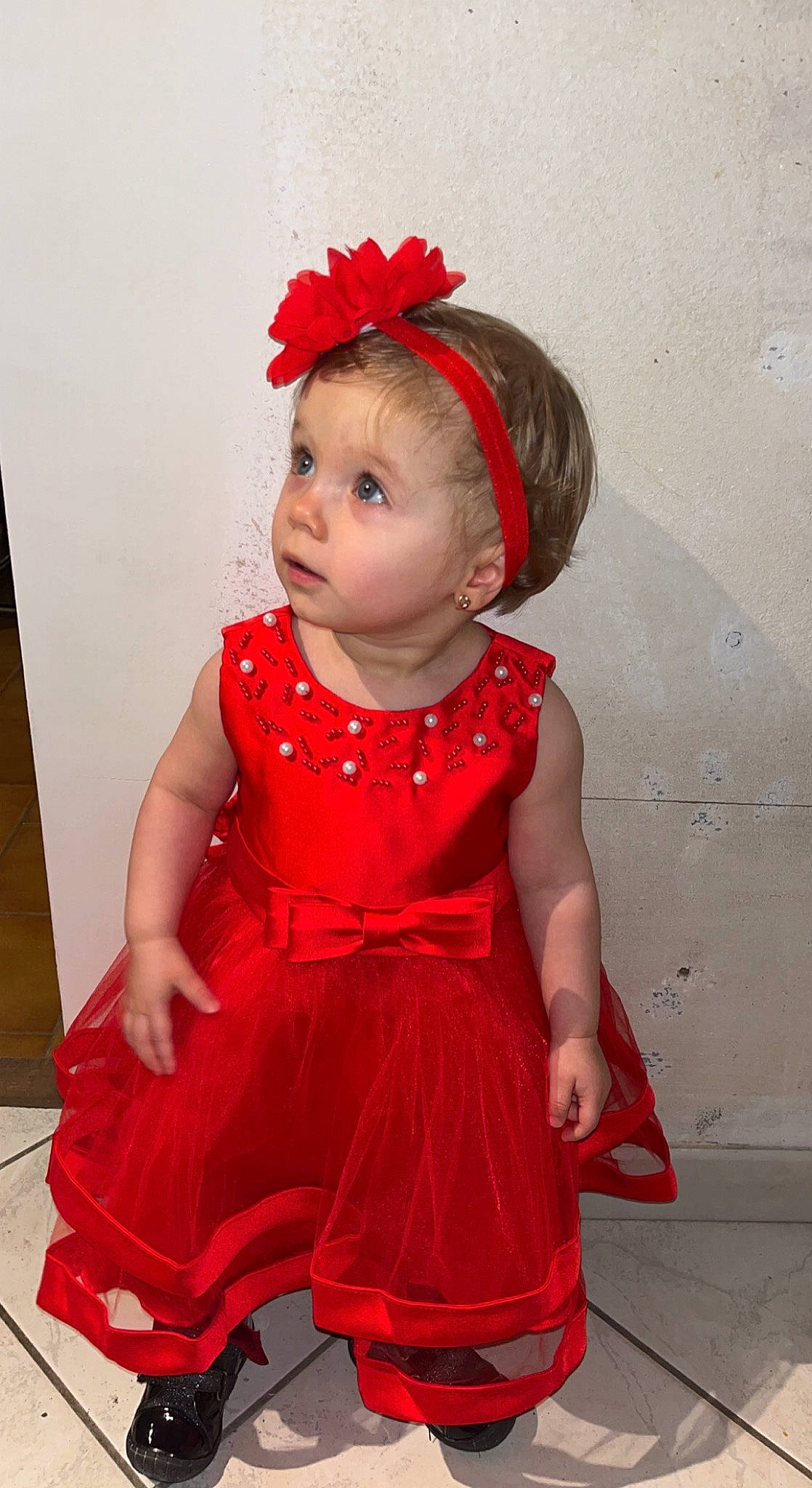 Naomie a rejoint le concours — aidez-le/la à gagner de superbes lots ! baby_toddler_clothing, cheek, child, costume, day_dress, dress, embellishment, fashion_design, jewellery, lip, magenta, one_piece_garment, pattern, peach, person, pink, red, skin, sleeve, toddler
