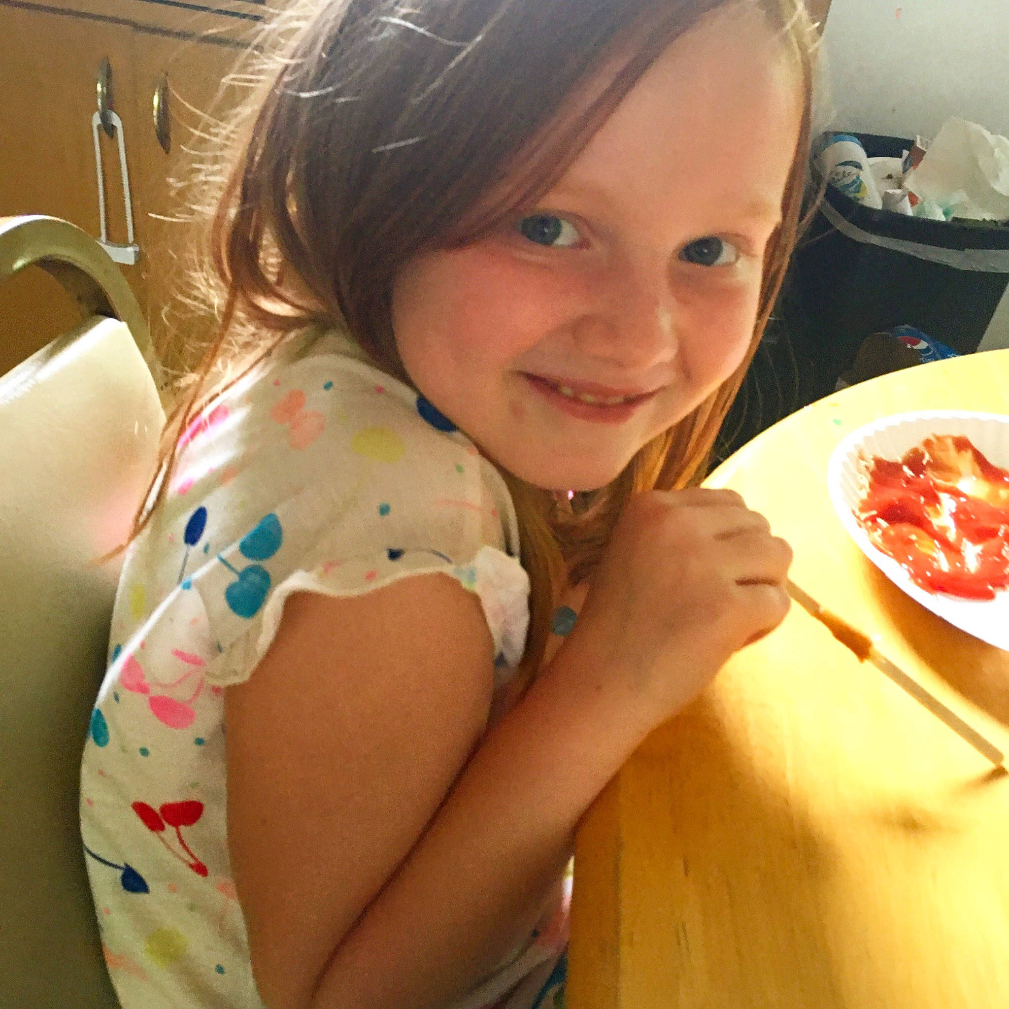 Emma is registered to the contest to win money with this photo: breakfast, brunch, child, cuisine, dish, dishware, eye, fork, ingredient, joy, ketchup, kitchen_utensil, lunch, meal, mouth, person, plate, platter, spoon, supper