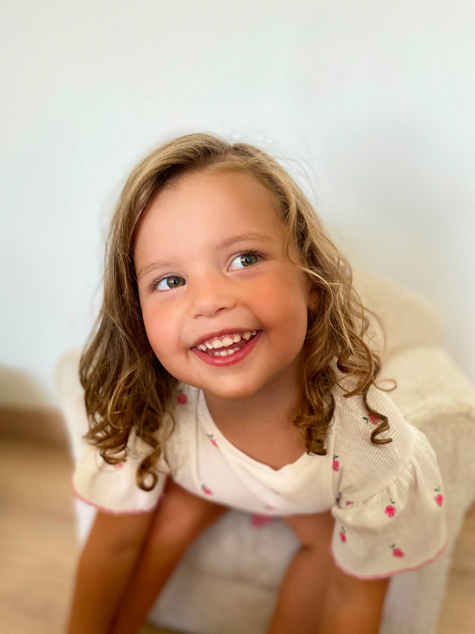 Kelya a rejoint le concours — aidez-le/la à gagner de superbes lots ! beauty, blond, cheek, child, child_model, eye, face, facial_expression, hair, hairstyle, head, iris, joy, lip, nose, people, person, pink, skin, smile