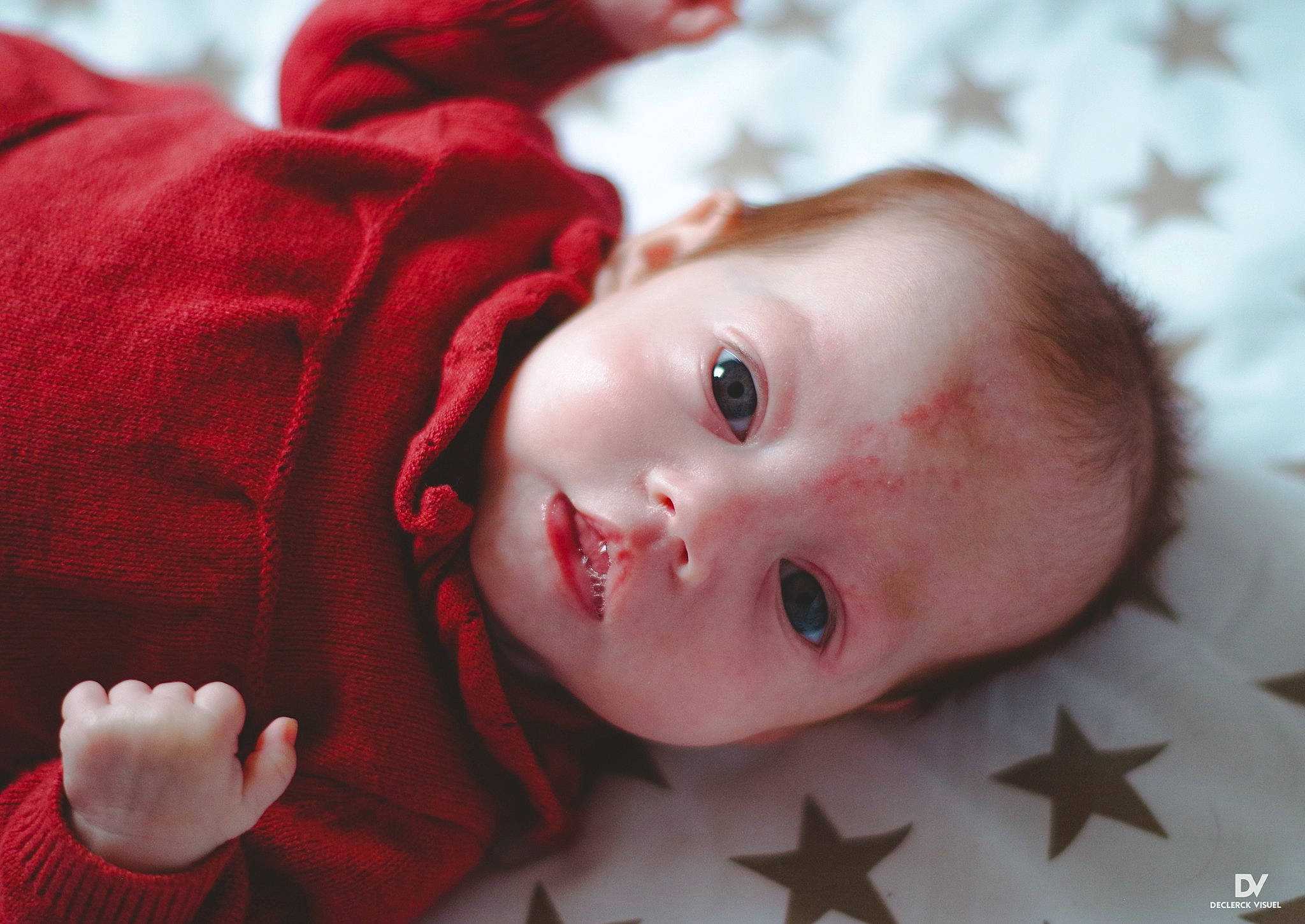 Mia participe au concours pour gagner de l'argent avec cette photo : baby, baby_toddler_clothing, beauty, cheek, chin, eye, eyebrow, eyelash, flash_photography, happy, head, iris, lip, mouth, nose, organ, person, skin, sleeve, toddler