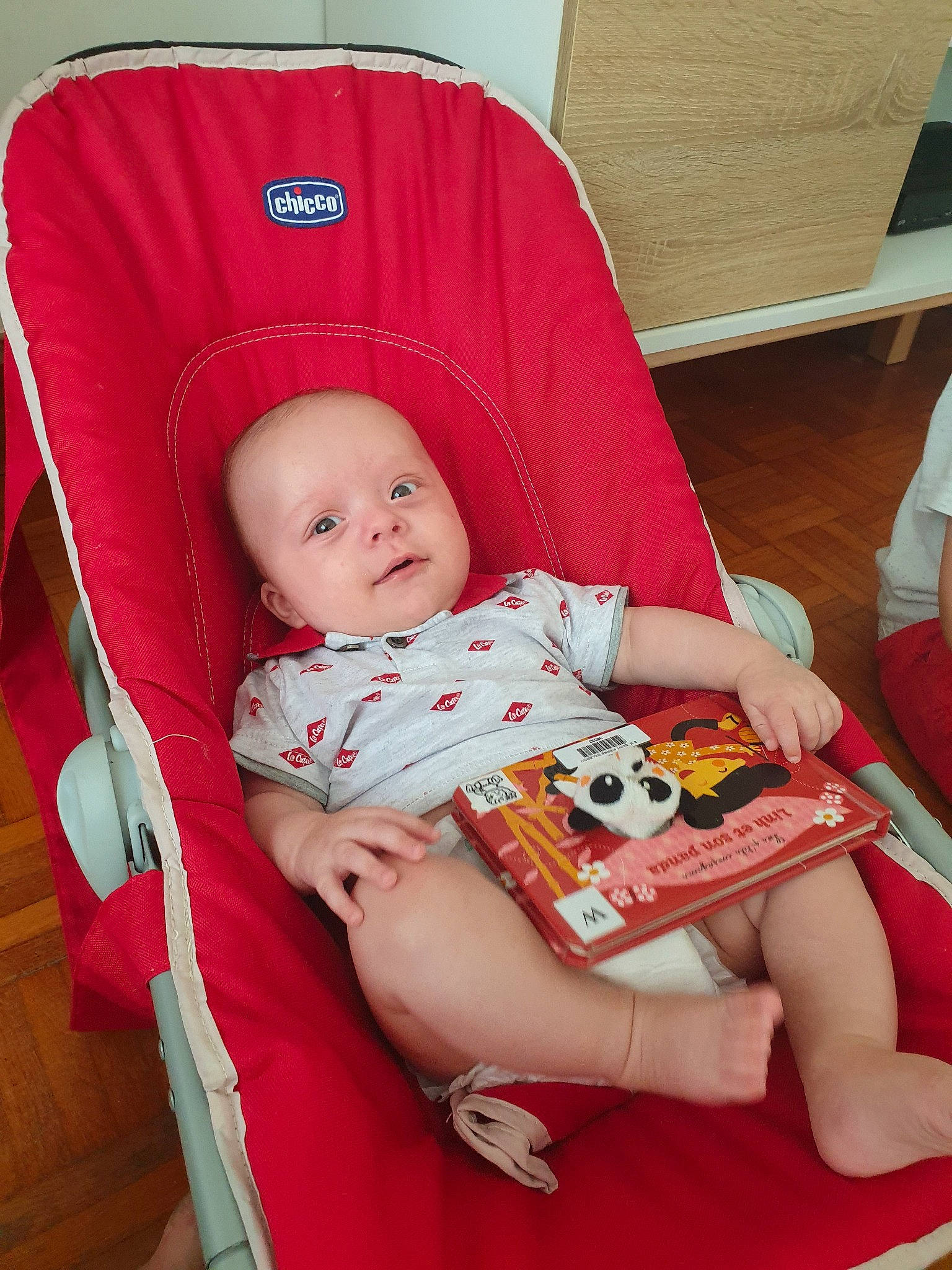 Melvin participe au concours pour gagner de l'argent avec cette photo : baby, baby_carriage, baby_products, child, person, product, toddler