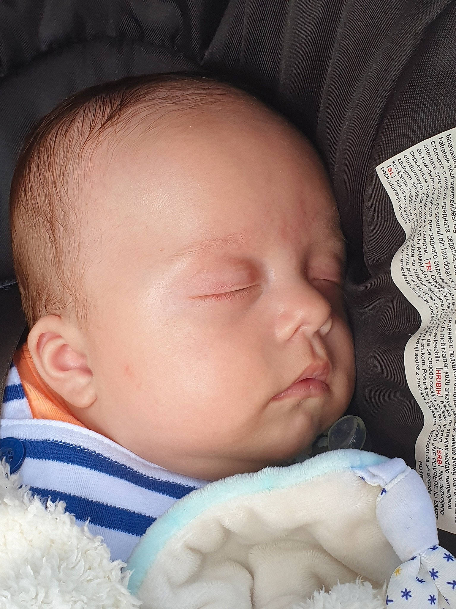 Melvin a rejoint le concours — aidez-le/la à gagner de superbes lots ! baby, baby_sleeping, bedtime, cheek, child, chin, ear, eye, face, forehead, head, lip, mouth, nap, nose, person, skin, sleep, toddler