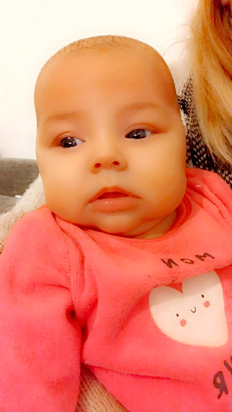 Kamila a rejoint le concours — aidez-le/la à gagner de superbes lots ! baby, cheek, child, chin, close_up, eye, face, forehead, head, lip, mouth, nose, person, pink, skin, toddler