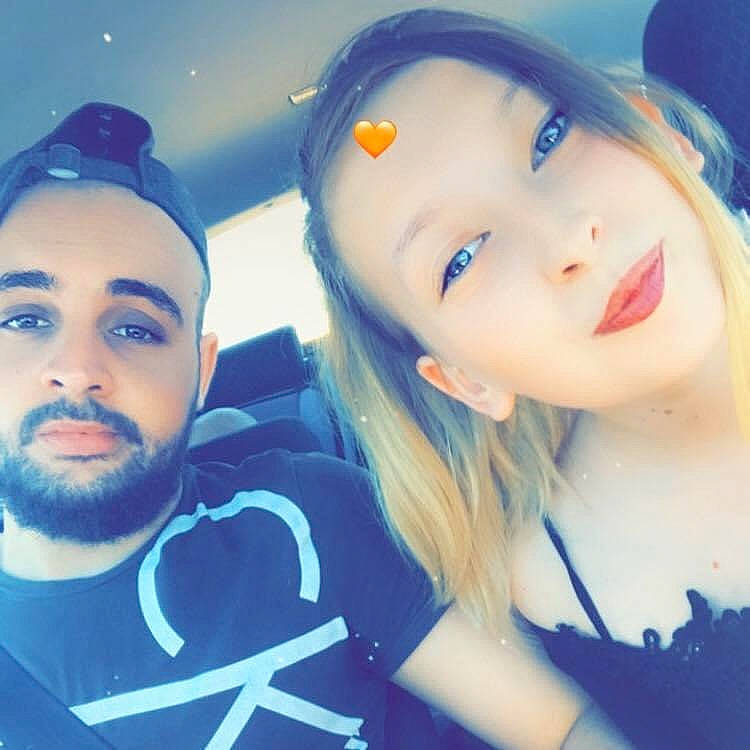 Kamila participe au concours pour gagner de l'argent avec cette photo : azure, beard, black_hair, chin, cloud, cool, eye, eyebrow, eyelash, face, facial_expression, flash_photography, gesture, hairstyle, happy, human, jaw, joy, lip, nose