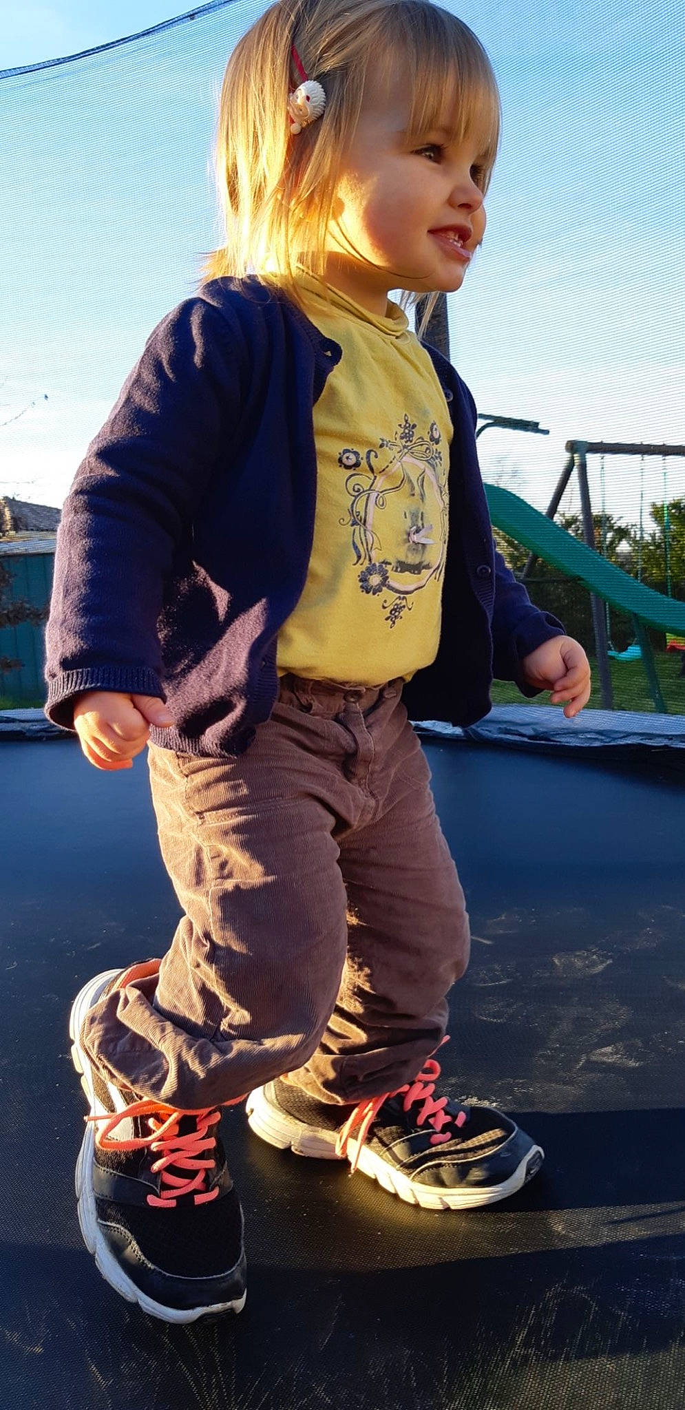 Norah participe au concours pour gagner de l'argent avec cette photo : black, cool, electric_blue, footwear, jacket, leg, leisure, light, outdoor_shoe, person, rolling, shoe, skateboarder, sky, sleeve, sneakers, sports_equipment, street_fashion, style, white