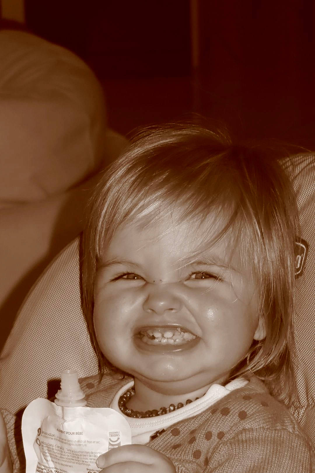 Norah participe au concours pour gagner de l'argent avec cette photo : baby, blond, cheek, chin, comfort, ear, eye, eyebrow, fun, gesture, happy, head, iris, joy, lip, mouth, nose, person, skin, smile