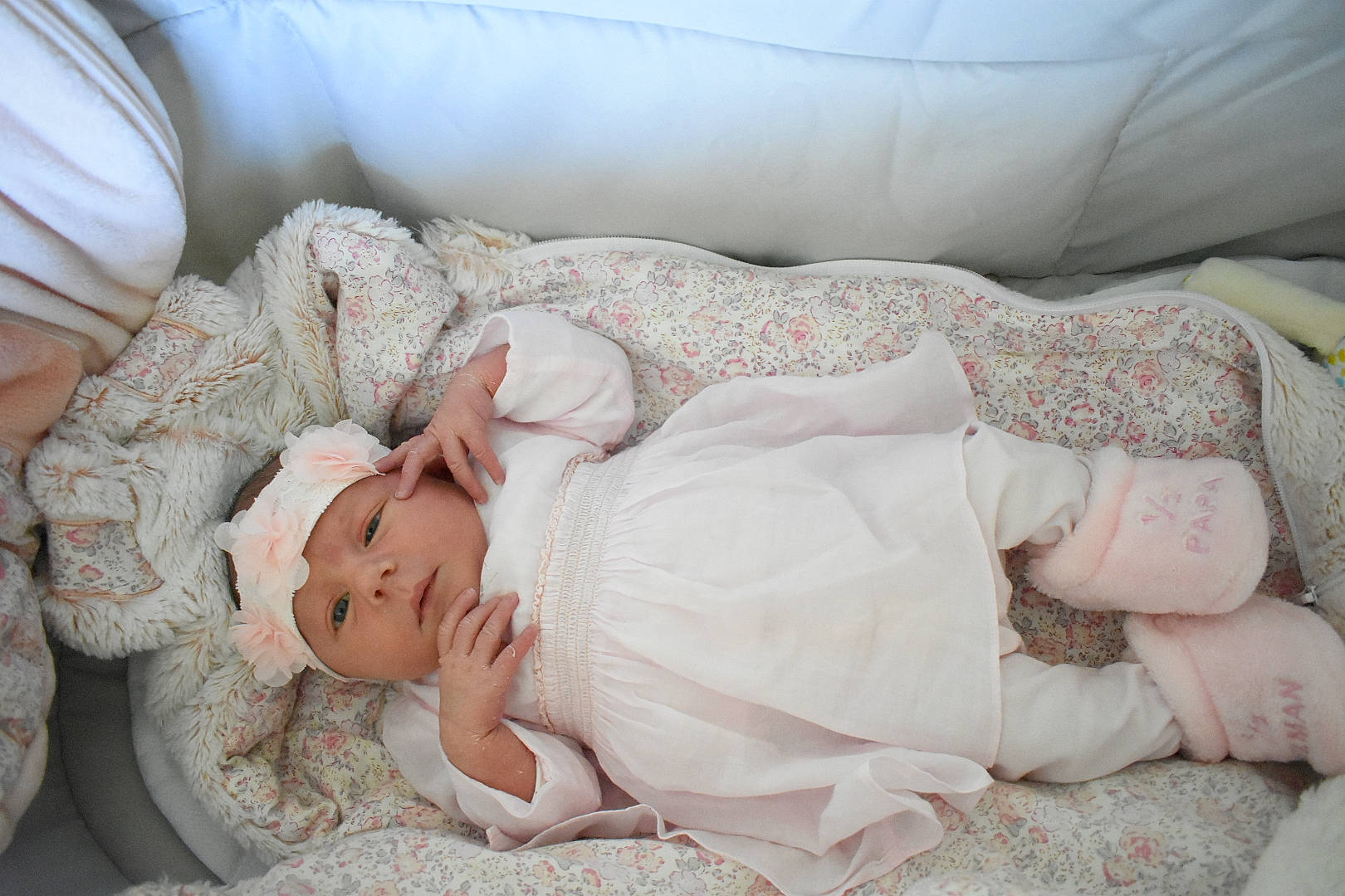 Camila a rejoint le concours — aidez-le/la à gagner de superbes lots ! baby, baby_sleeping, bedding, bedtime, birth, child, comfort, headwear, linens, nap, person, room, sleep, textile, toddler