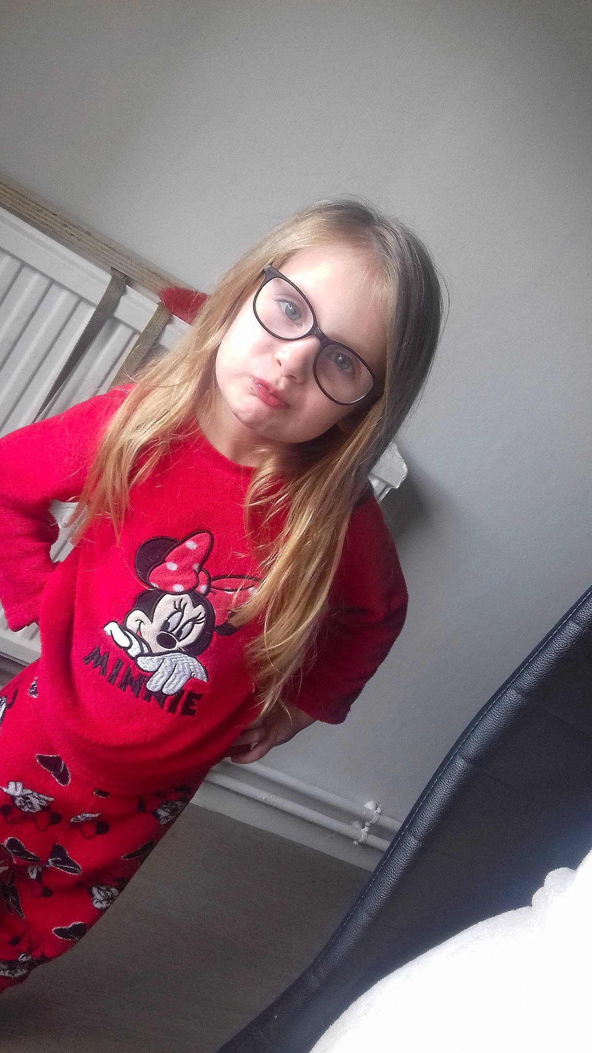 Shaïnyz a rejoint le concours — aidez-le/la à gagner de superbes lots ! blond, brown_hair, cool, eyewear, glasses, hair, hair_coloring, lip, long_hair, magenta, outerwear, person, photography, pink, red, sunglasses, t_shirt, top, vision_care