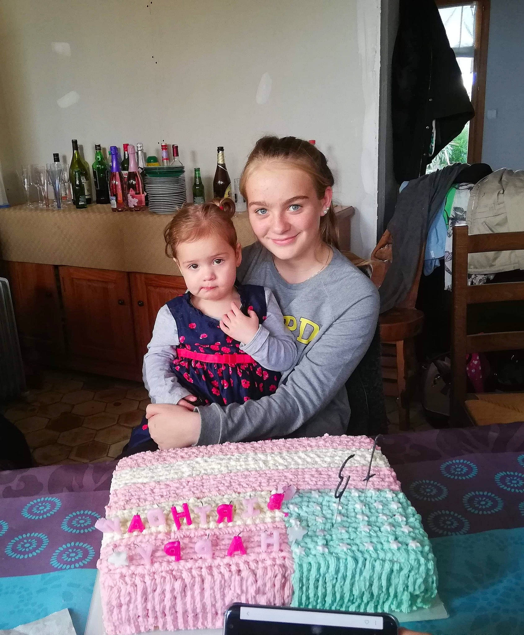 Alyx participe au concours pour gagner de l'argent avec cette photo : child, day, fun, girl, joy, party, person, pink, product, room, smile, textile, toddler