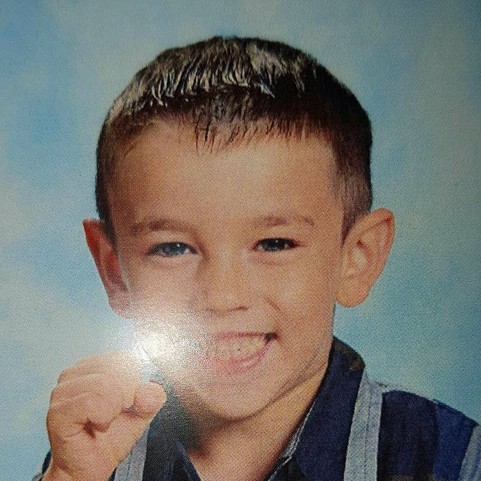 Noe participe au concours pour gagner de l'argent avec cette photo : cheek, child, chin, cool, ear, eye, eyebrow, face, facial_expression, finger, forehead, hair, hairstyle, head, human, jaw, lip, male, mouth, nose