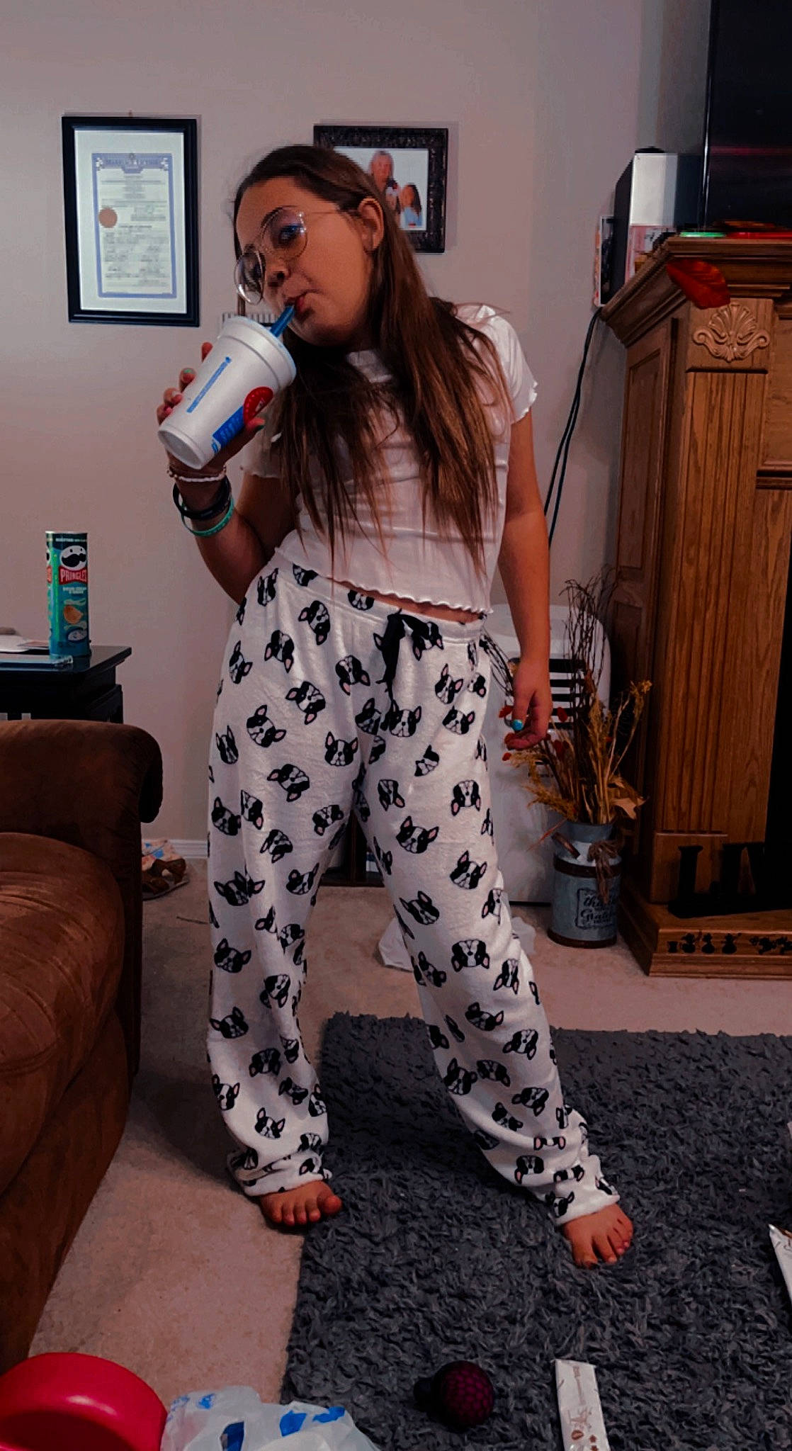 Ryleigh joined the competition — help win amazing prizes! audio_equipment, bag, belt, denim, event, eyewear, fashion_design, flooring, human_leg, knee, leggings, long_hair, pattern, person, picture_frame, sleeve, sportswear, t_shirt, thigh, trunk