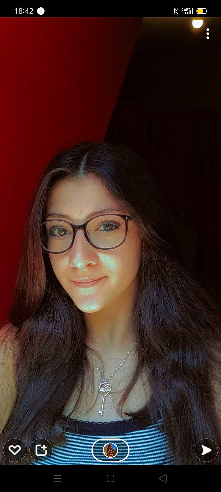 Emeline participe au concours pour gagner de l'argent avec cette photo : cheek, chin, eyebrow, eyelash, eyewear, facial_expression, flash_photography, forehead, glasses, happy, iris, jaw, joy, lip, mouth, neck, nose, person, shoulder, skin