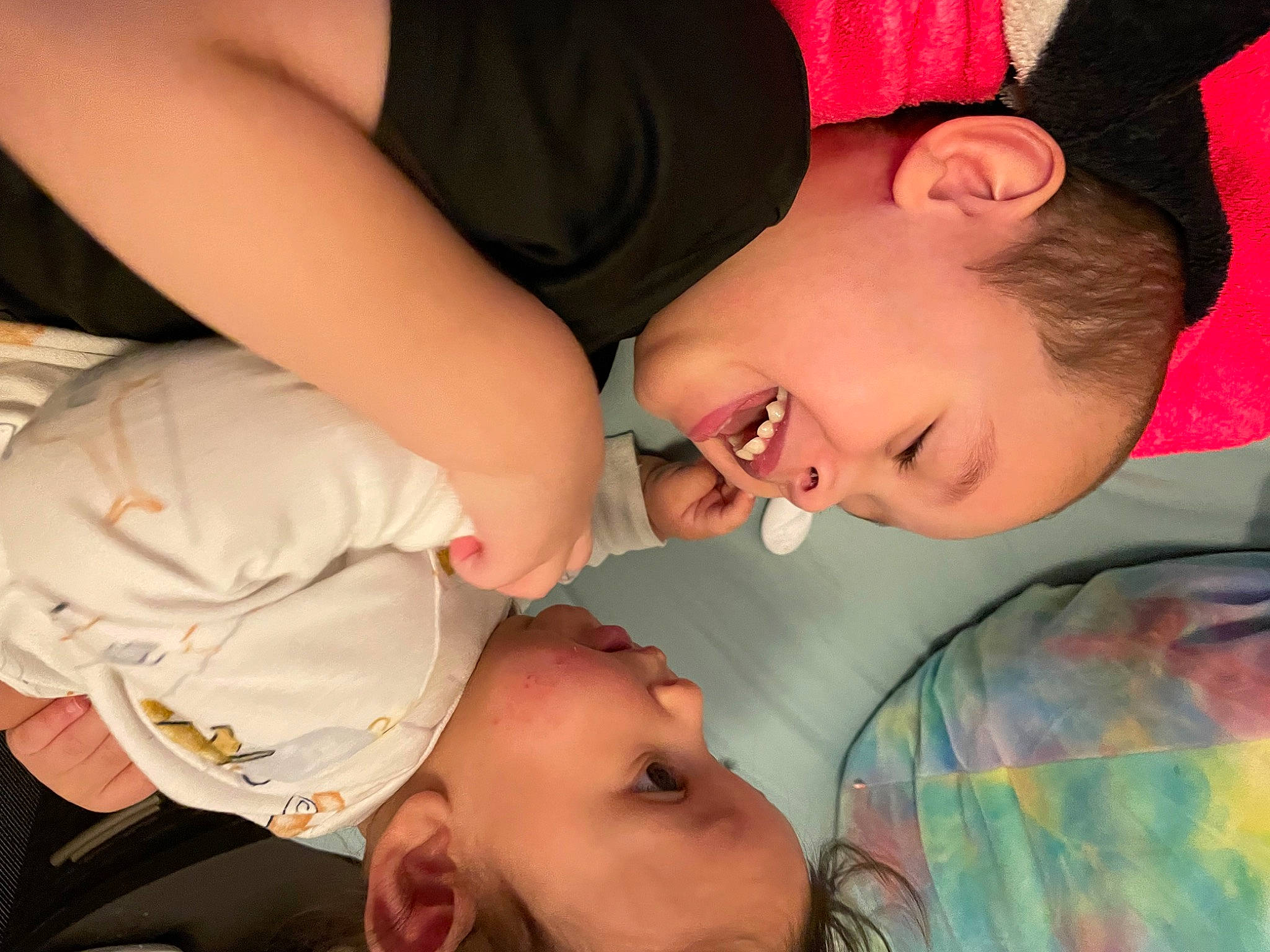 Mason is registered to the contest to win money with this photo: arm, cheek, chin, ear, eye, eyebrow, eyelash, facial_expression, forehead, hairstyle, happy, human, joy, lip, mouth, muscle, neck, nose, organ, person