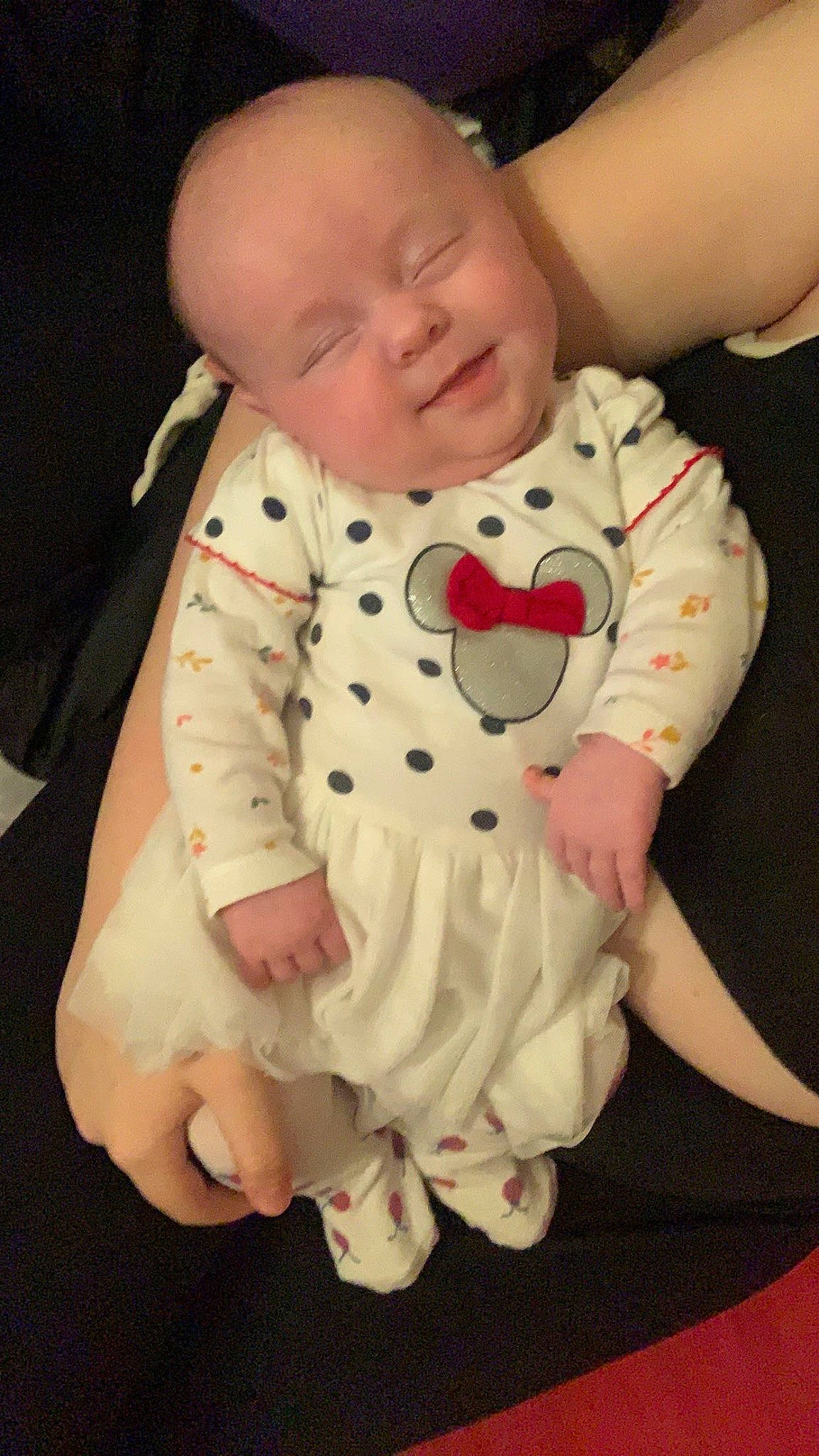 Maddy participe au concours pour gagner de l'argent avec cette photo : baby, baby_products, baby_safety, baby_toddler_clothing, cheek, child, collar, comfort, face, finger, head, human_body, linens, pattern, person, skin, sleeve, smile, stomach, thumb