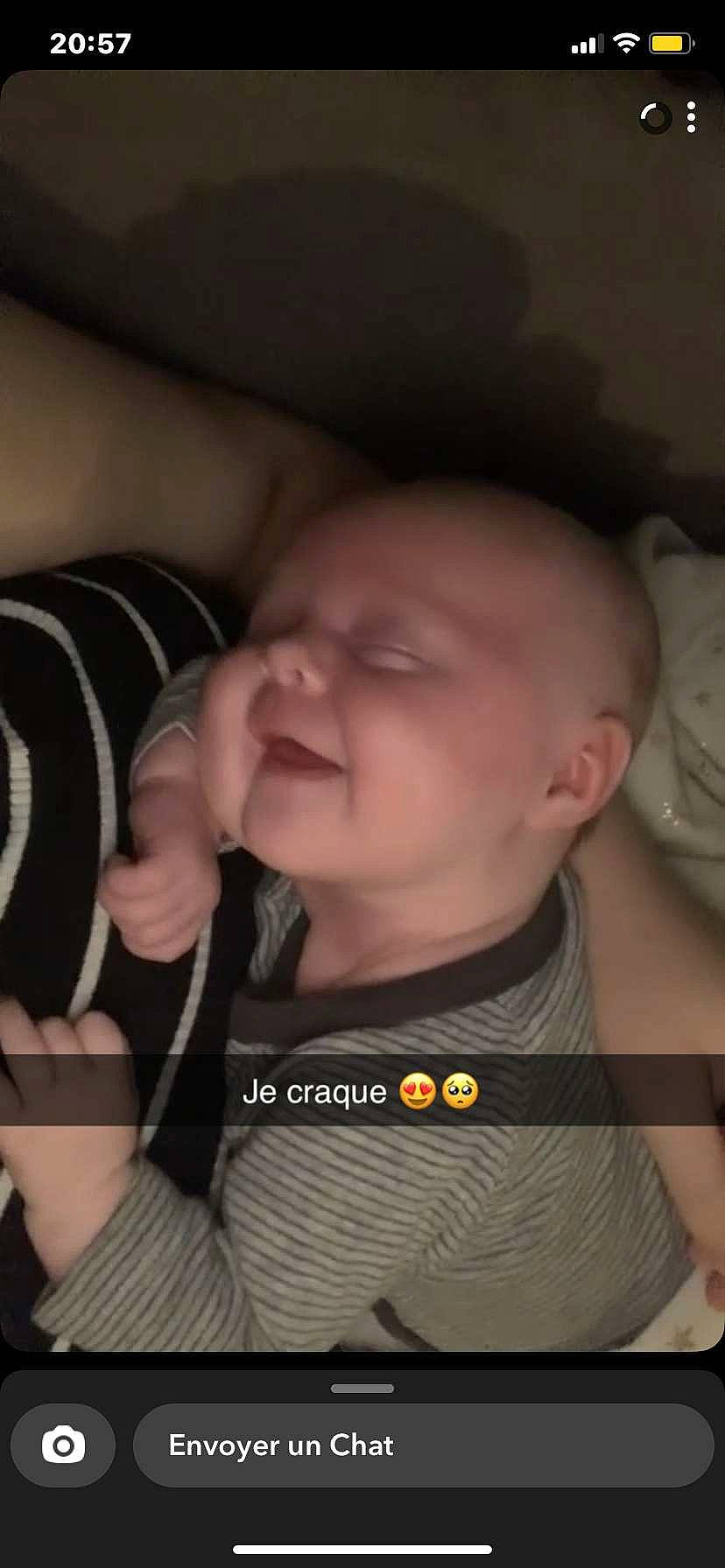 Maddy participe au concours pour gagner de l'argent avec cette photo : baby, cheek, chin, comfort, ear, eyebrow, finger, forehead, gesture, happy, human_body, iris, jaw, lip, mouth, neck, nose, person, skin, smile