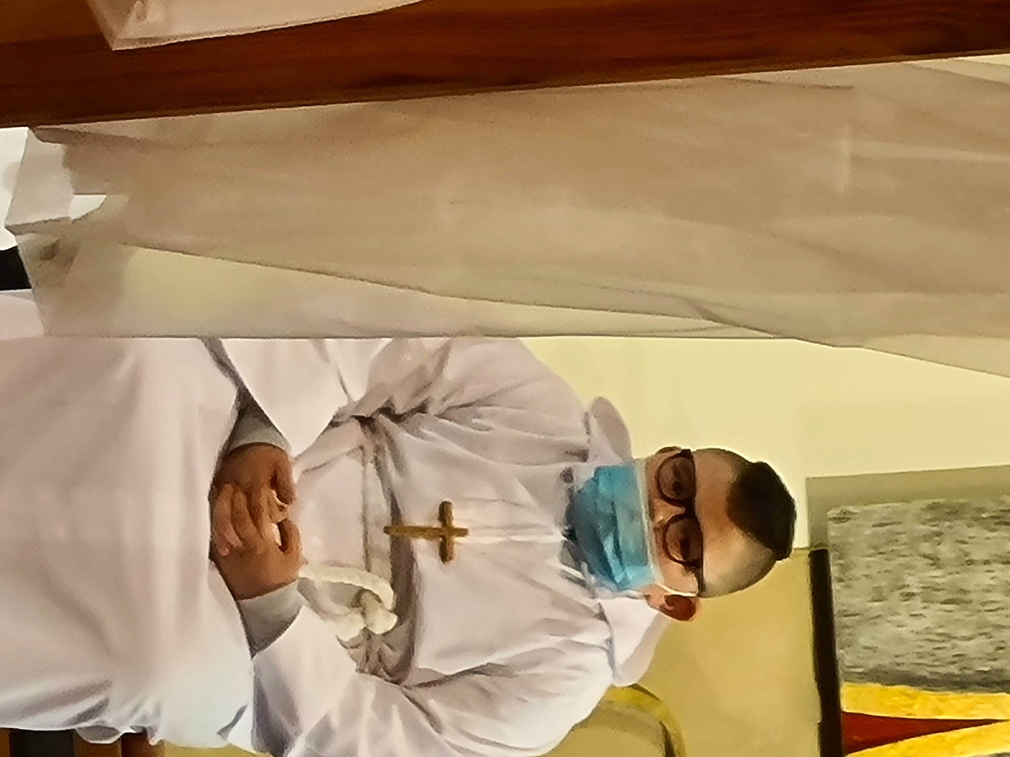 Joris a rejoint le concours — aidez-le/la à gagner de superbes lots ! baby, baby_products, bedding, child, comfort, dress_shirt, event, hat, hospital, leisure, linens, person, room, service, sleeve, t_shirt, tie, uniform