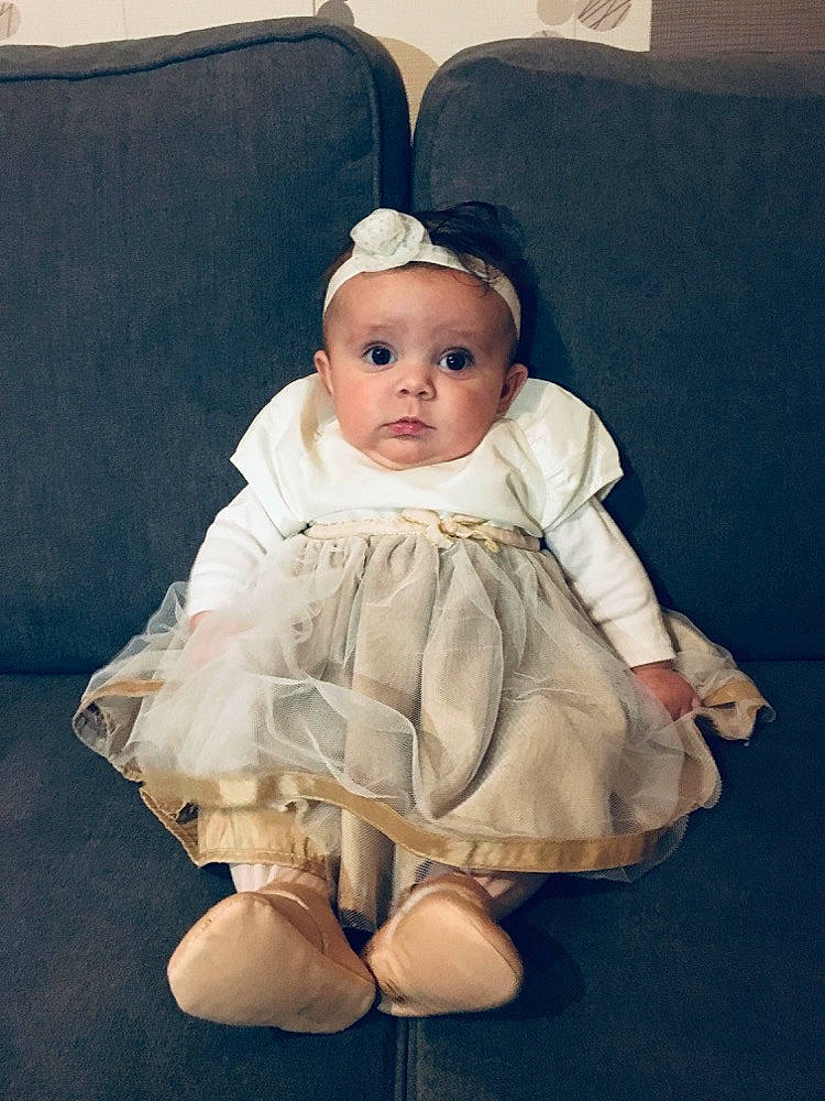 Kimberley participe au concours pour gagner de l'argent avec cette photo : baby, cheek, child, head, person, portrait, sitting, smile, toddler