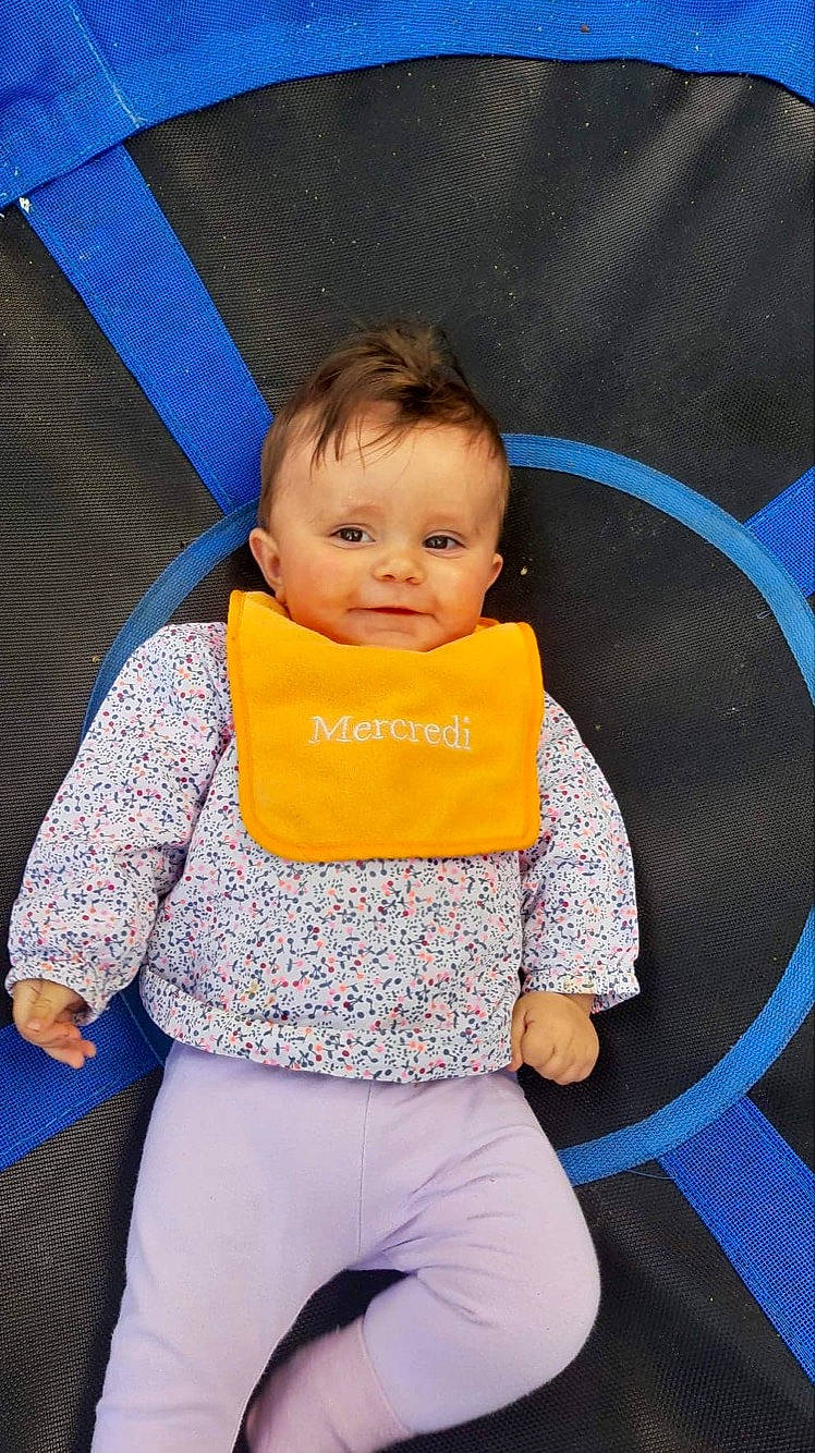 Kimberley participe au concours pour gagner de l'argent avec cette photo : baby, child, person, toddler