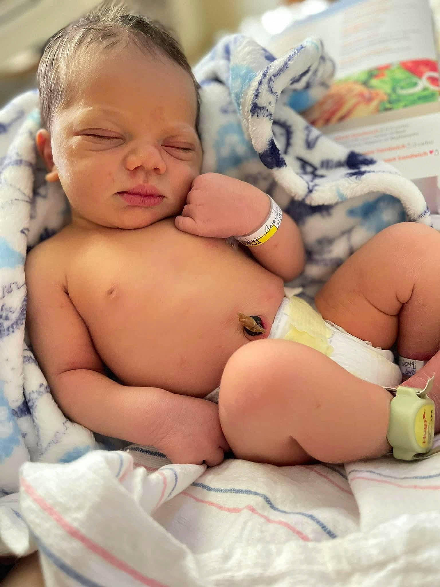 Zyaire is registered to the contest to win money with this photo: abdomen, arm, baby, chest, child, comfort, diaper, finger, happy, human_leg, knee, muscle, navel, person, skin, stomach, thigh, thumb, toddler, trunk