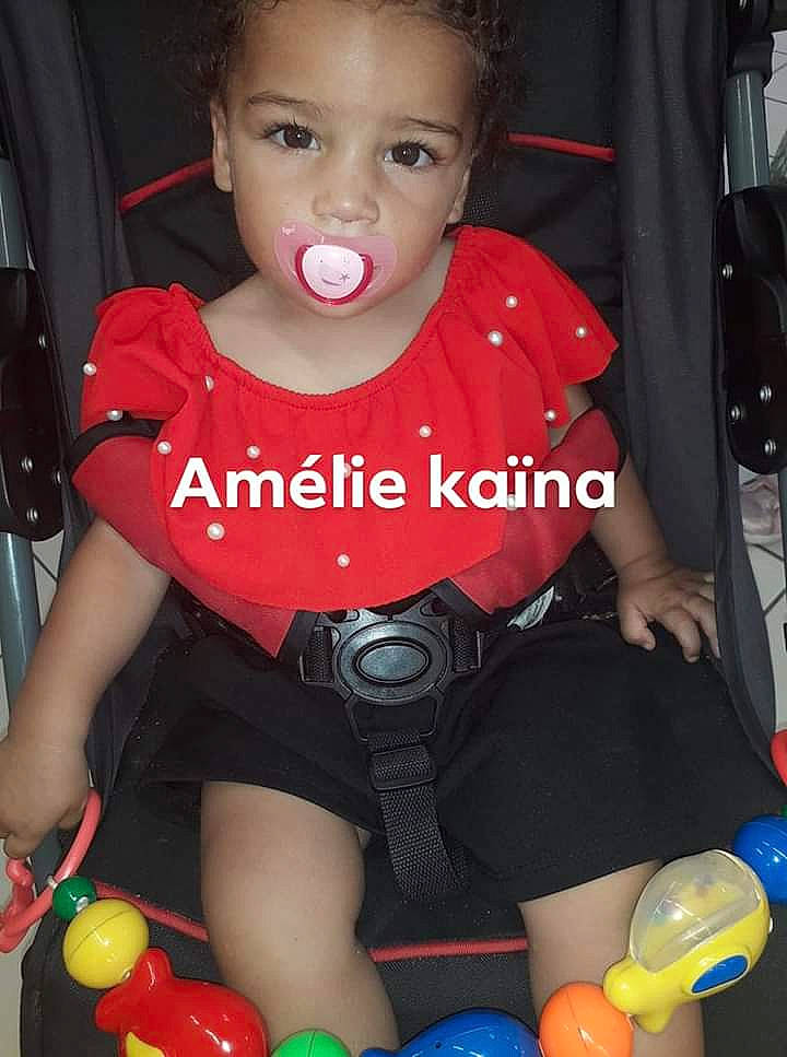 Kaïna participe au concours pour gagner de l'argent avec cette photo : baby_products, baby_toys, child, person, play, product, toddler, toy