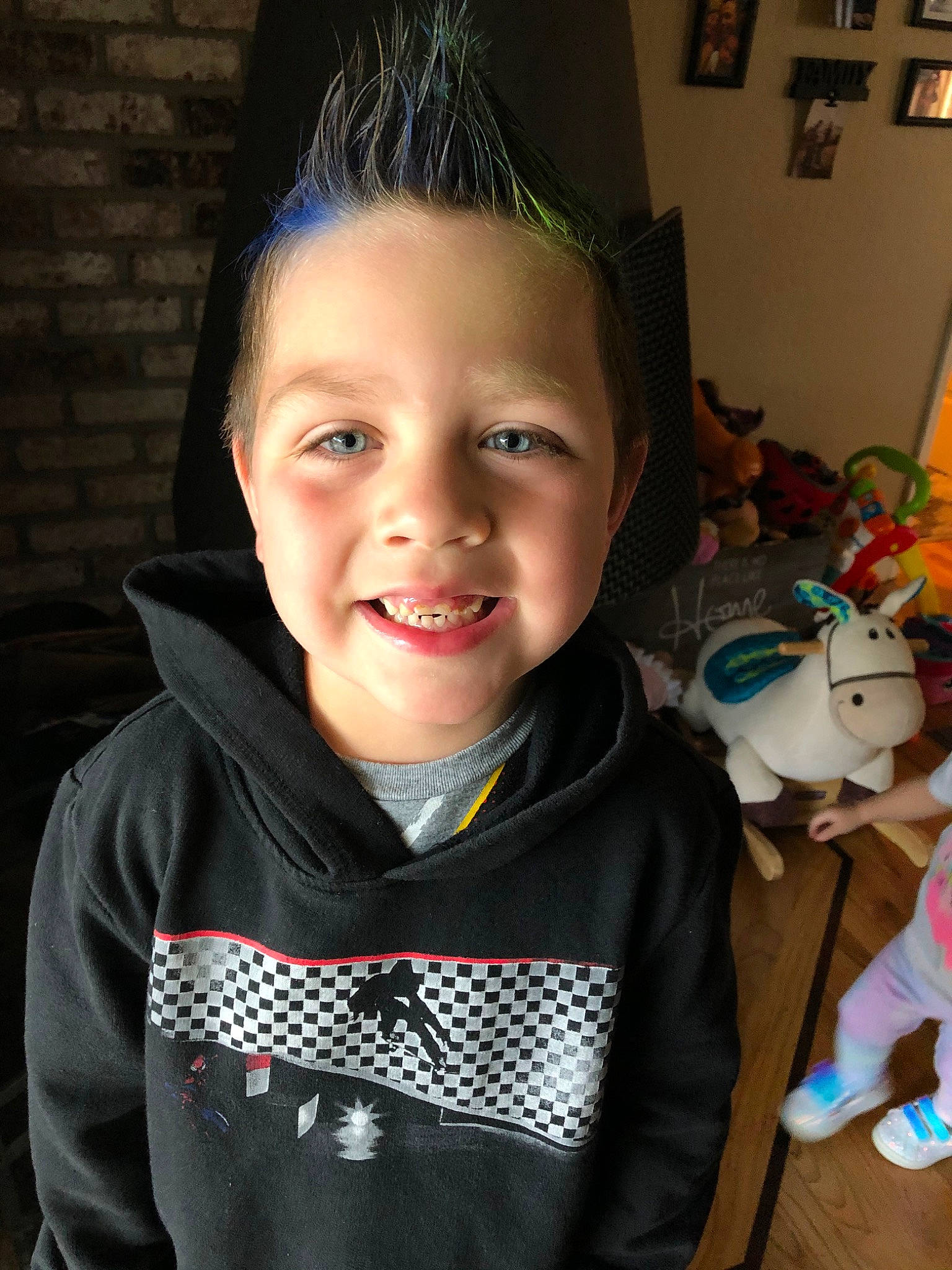 Ryan is registered to the contest to win money with this photo: cheek, child, face, facial_expression, fashion_accessory, forehead, fun, head, iris, joy, neck, nose, person, smile, toddler