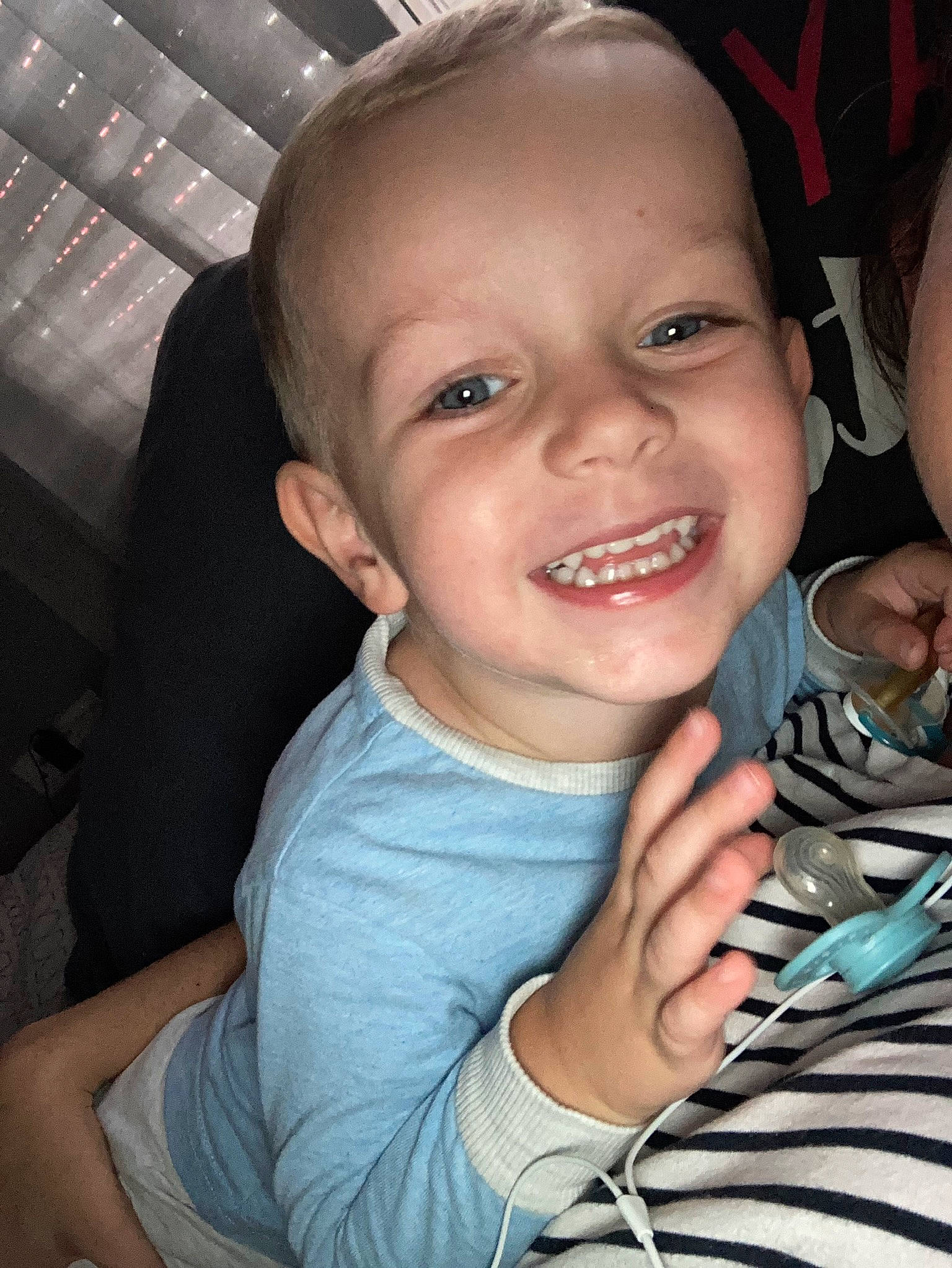 Milan participe au concours pour gagner de l'argent avec cette photo : cheek, chin, ear, eyebrow, eyelash, finger, flash_photography, fun, gesture, happy, iris, jaw, joy, lip, mouth, neck, nose, person, skin, smile