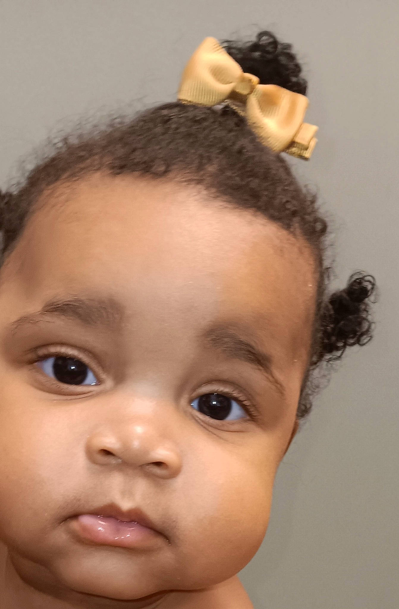 Micica is registered to the contest to win money with this photo: baby, black_hair, cheek, chin, ear, eye, eyebrow, eyelash, flash_photography, forehead, gesture, hairstyle, happy, iris, jaw, lip, no_expression, nose, person, skin